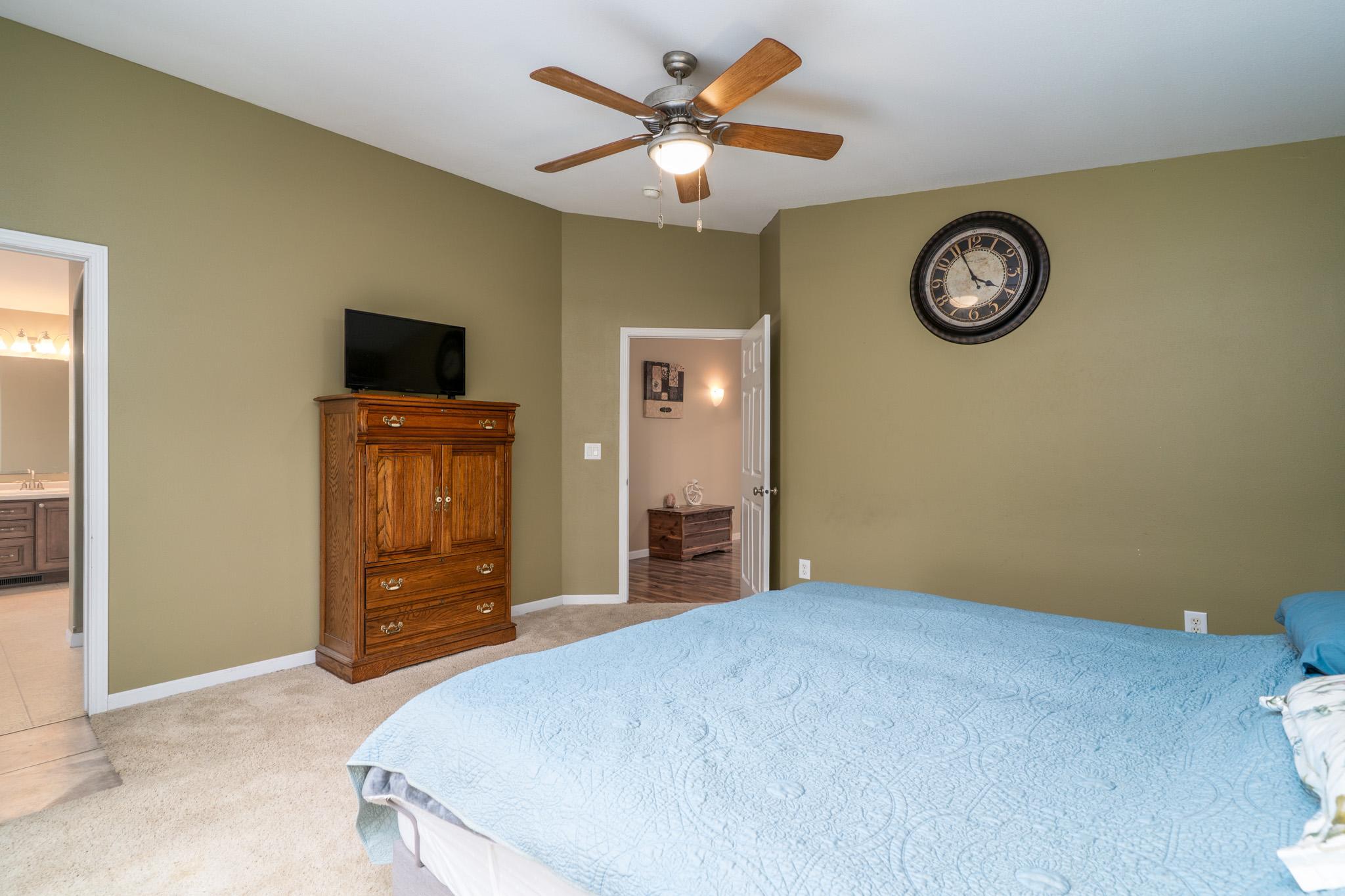 2008 single family home for sale at 529 Cedar Lane in Crookston, MN — 6 bed, 4 bath (photo 29 of 49)