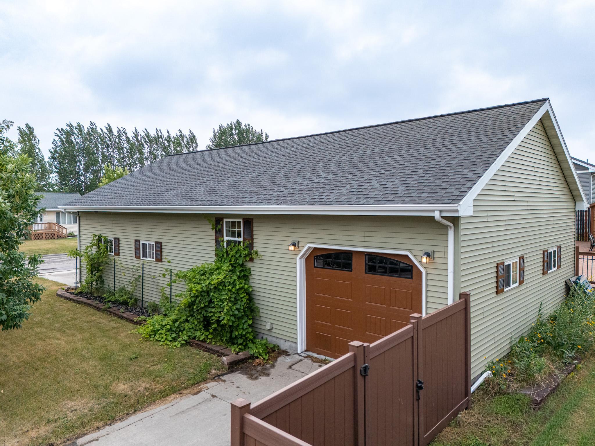 2008 single family home for sale at 529 Cedar Lane in Crookston, MN — 6 bed, 4 bath (photo 45 of 49)