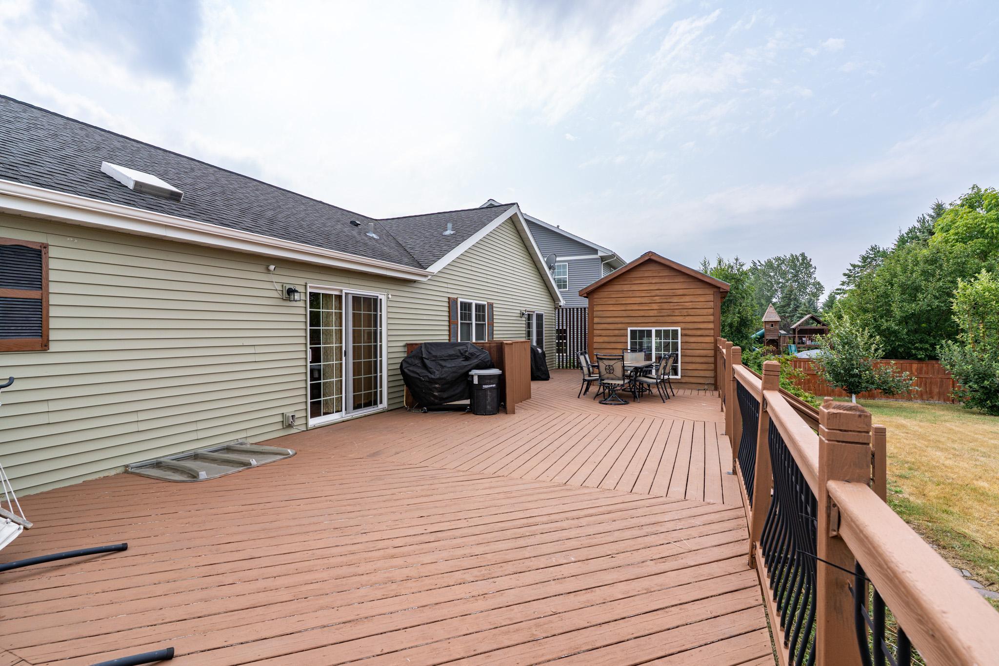 2008 single family home for sale at 529 Cedar Lane in Crookston, MN — 6 bed, 4 bath (photo 48 of 49)