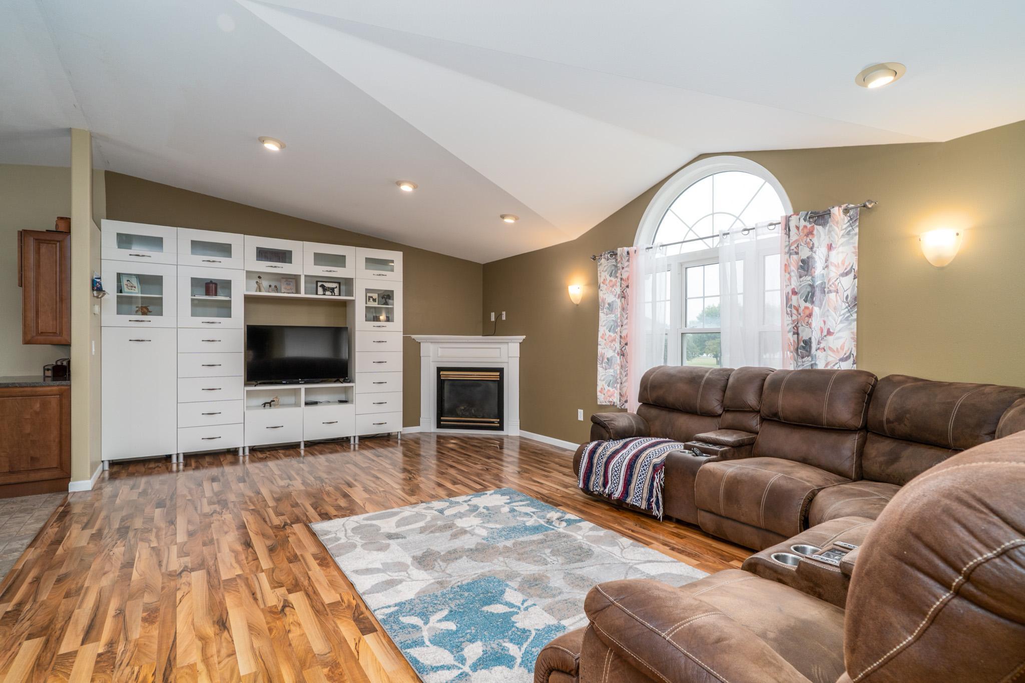 2008 single family home for sale at 529 Cedar Lane in Crookston, MN — 6 bed, 4 bath (photo 8 of 49)