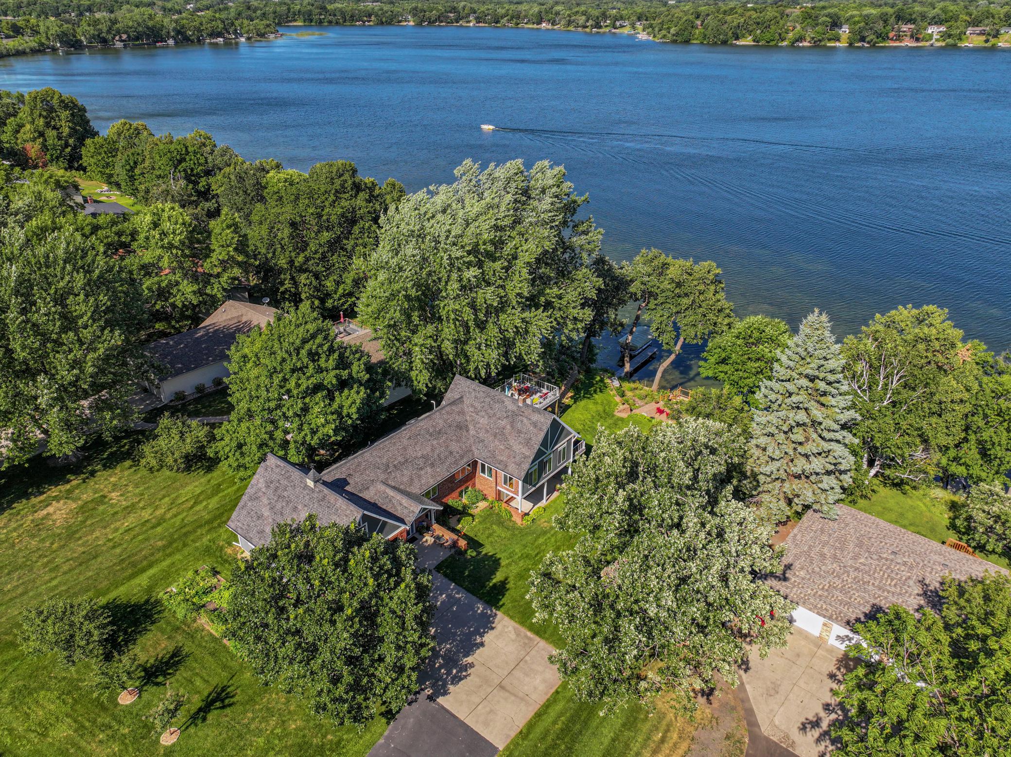 1983 single family home for sale at 1301 Geneva Drive in Alexandria, MN — 5 bed, 3 bath (photo 2 of 77)