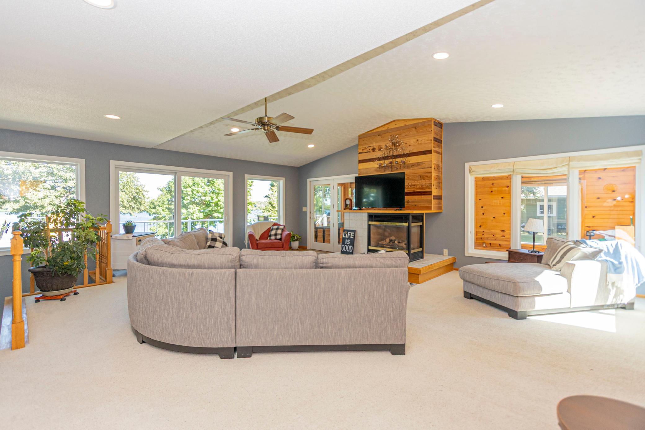 1983 single family home for sale at 1301 Geneva Drive in Alexandria, MN — 5 bed, 3 bath (photo 17 of 77)