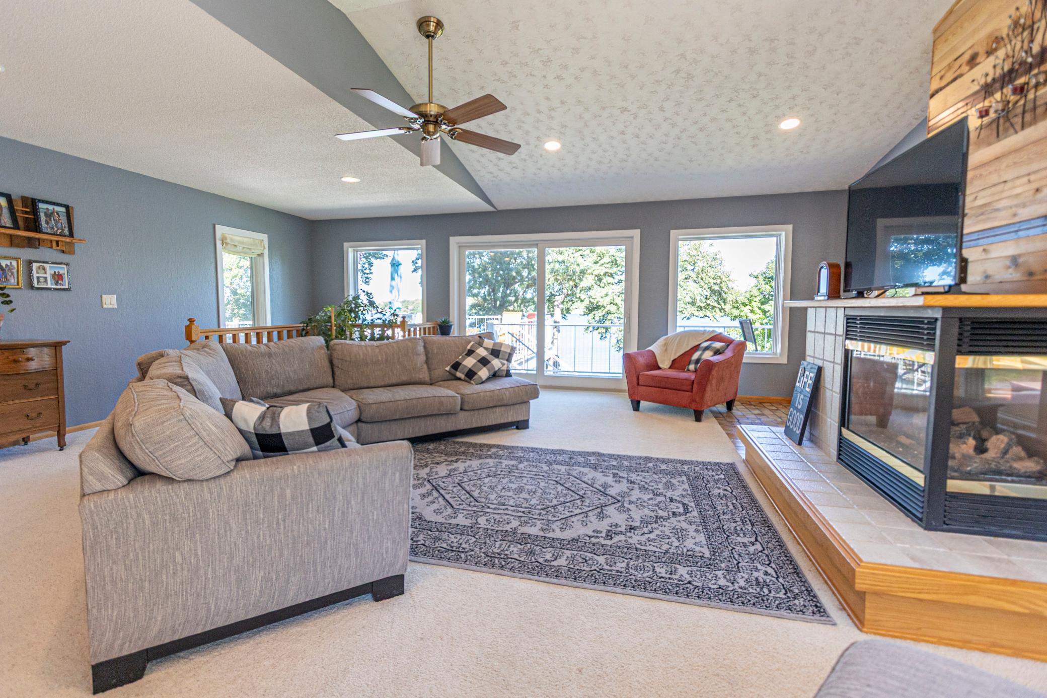 1983 single family home for sale at 1301 Geneva Drive in Alexandria, MN — 5 bed, 3 bath (photo 18 of 77)