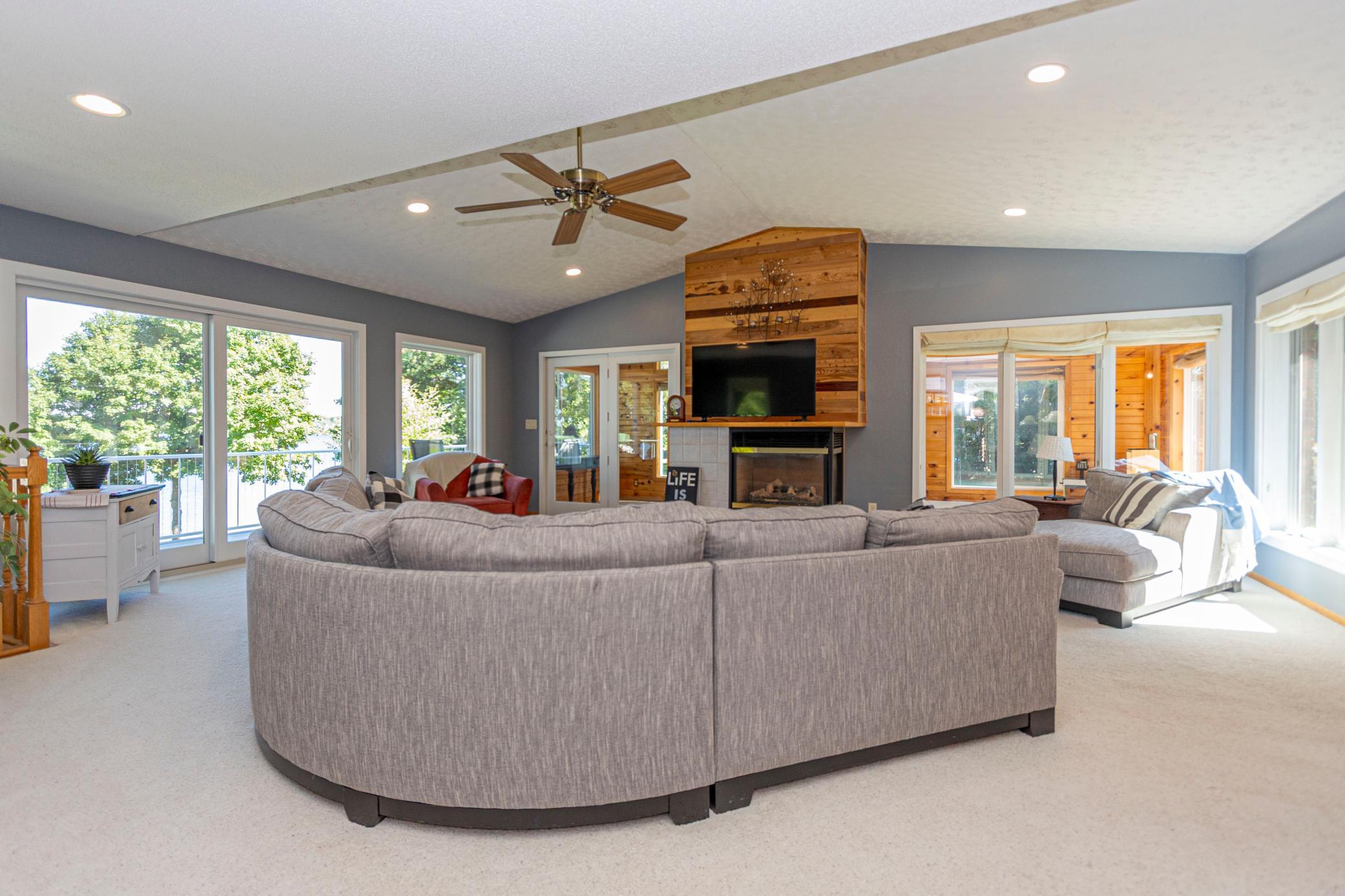 1983 single family home for sale at 1301 Geneva Drive in Alexandria, MN — 5 bed, 3 bath (photo 22 of 77)