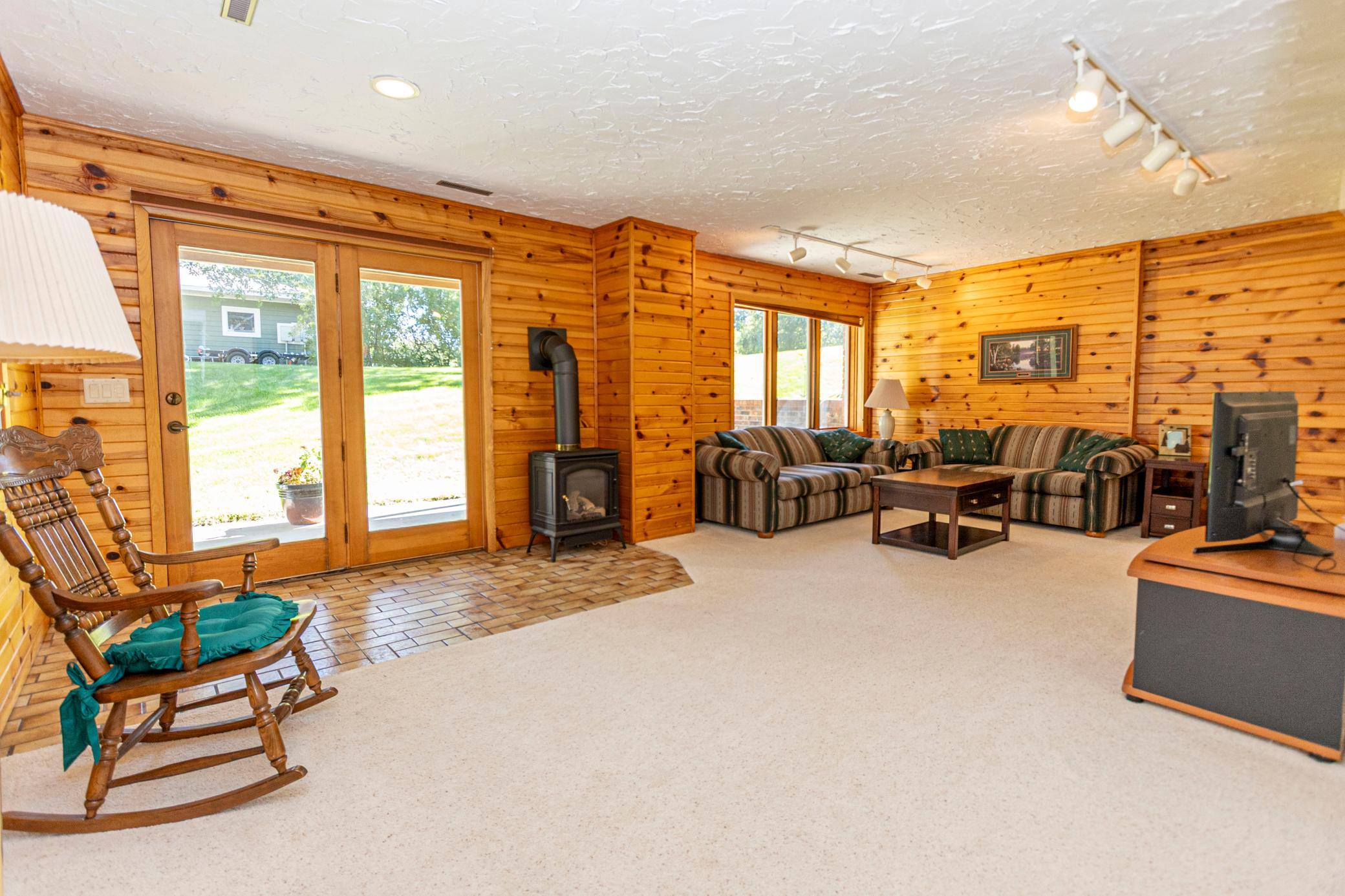 1983 single family home for sale at 1301 Geneva Drive in Alexandria, MN — 5 bed, 3 bath (photo 27 of 77)