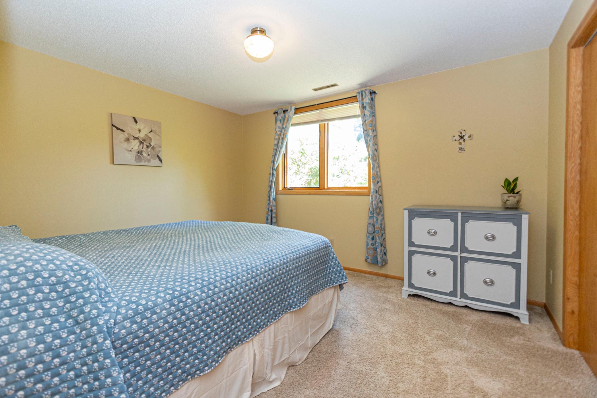 1983 single family home for sale at 1301 Geneva Drive in Alexandria, MN — 5 bed, 3 bath (photo 30 of 77)