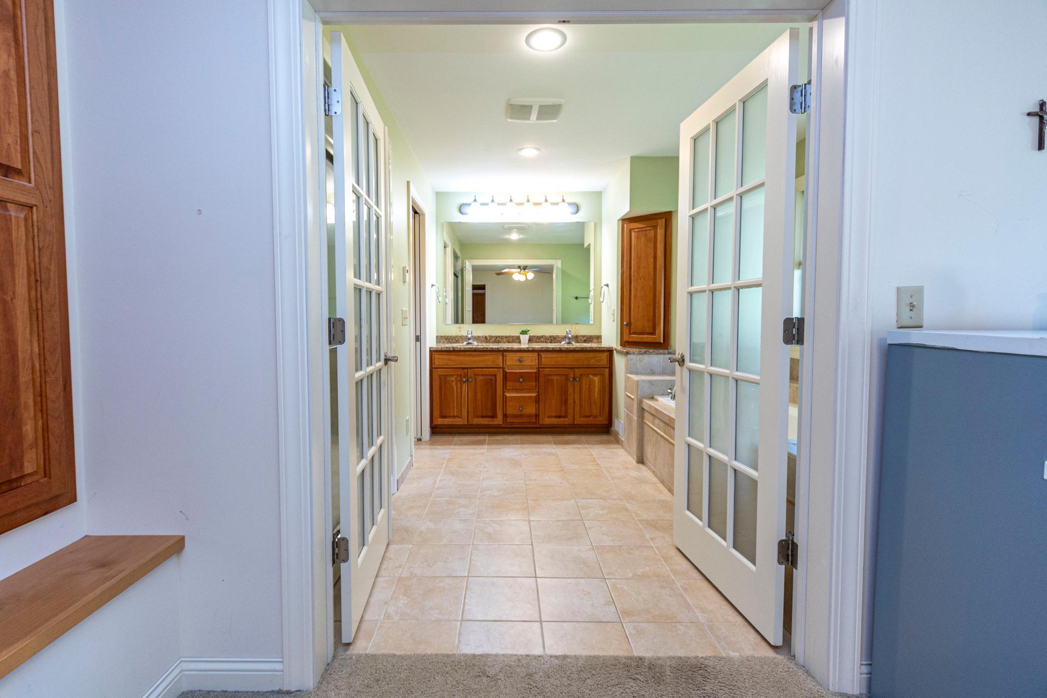 1983 single family home for sale at 1301 Geneva Drive in Alexandria, MN — 5 bed, 3 bath (photo 44 of 77)