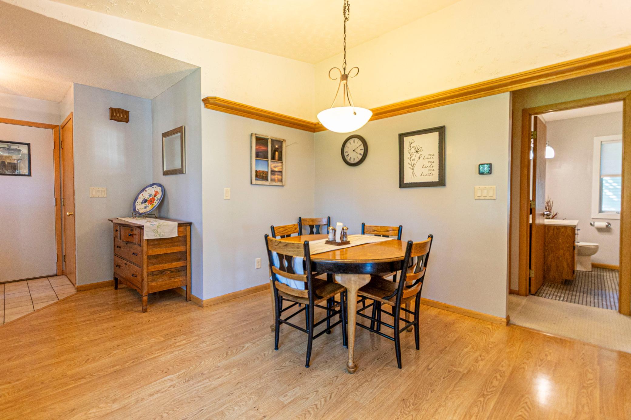 1983 single family home for sale at 1301 Geneva Drive in Alexandria, MN — 5 bed, 3 bath (photo 10 of 77)
