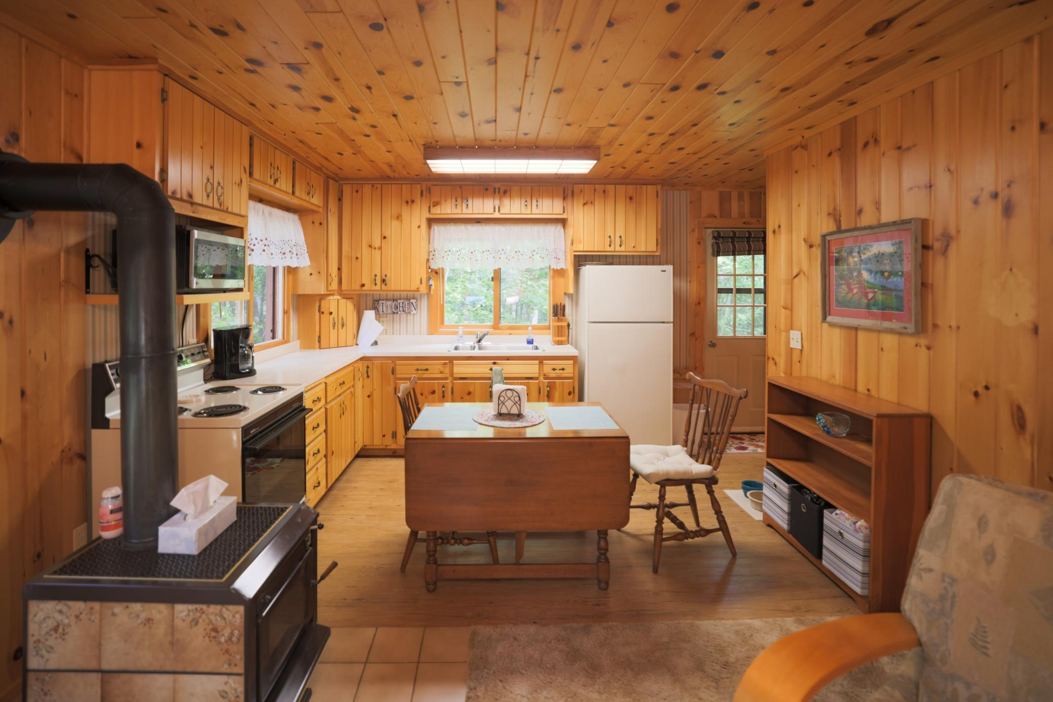 1989 single family home for sale at 7972 Ruttger Road in Pequot Lakes, MN — 4 bed, 2 bath (photo 16 of 65)