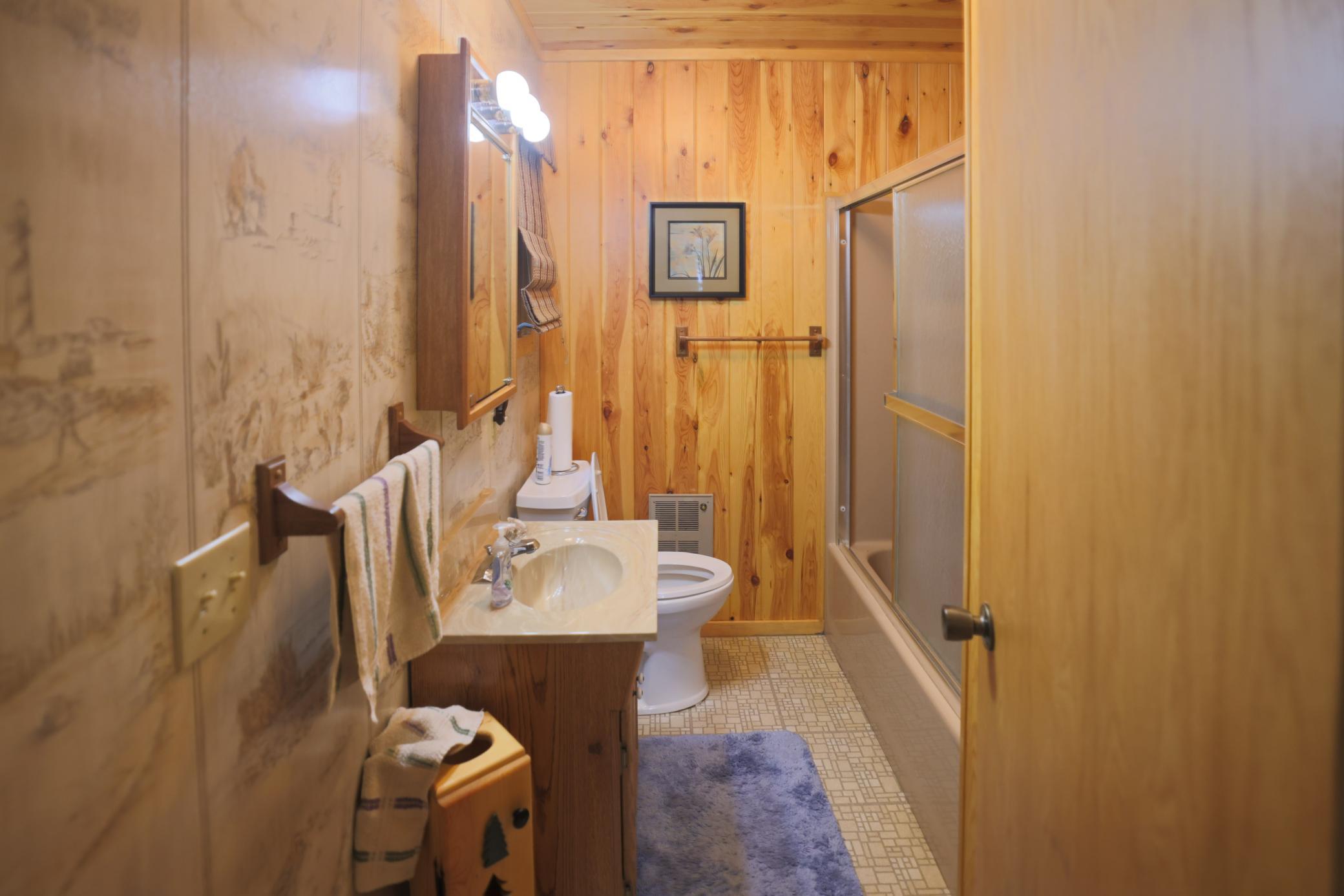 1989 single family home for sale at 7972 Ruttger Road in Pequot Lakes, MN — 4 bed, 2 bath (photo 29 of 65)
