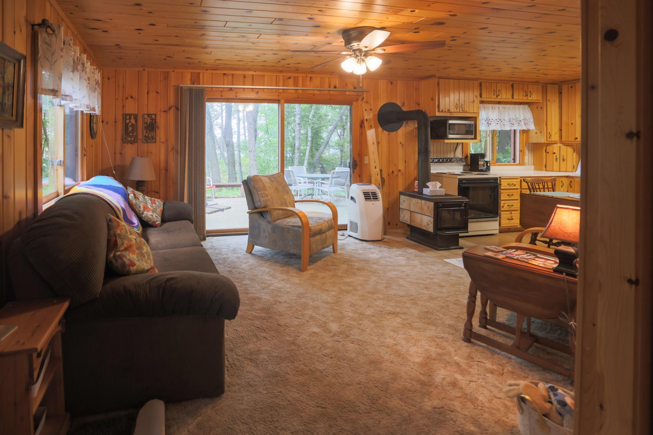 1989 single family home for sale at 7972 Ruttger Road in Pequot Lakes, MN — 4 bed, 2 bath (photo 10 of 65)