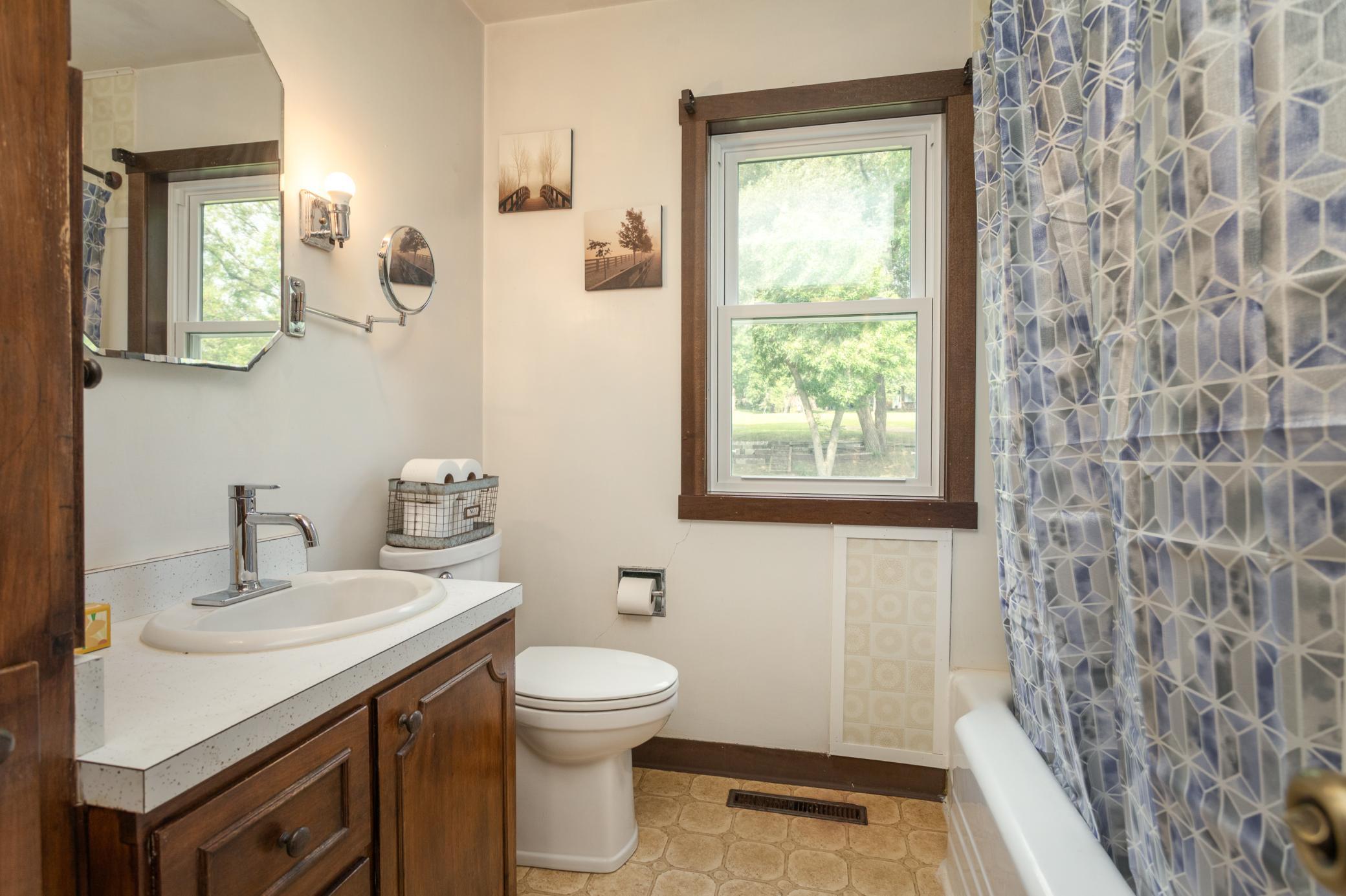 1955 single family home for sale at 308 Fingal Drive in Alexandria, MN — 3 bed, 2 bath (photo 19 of 34)