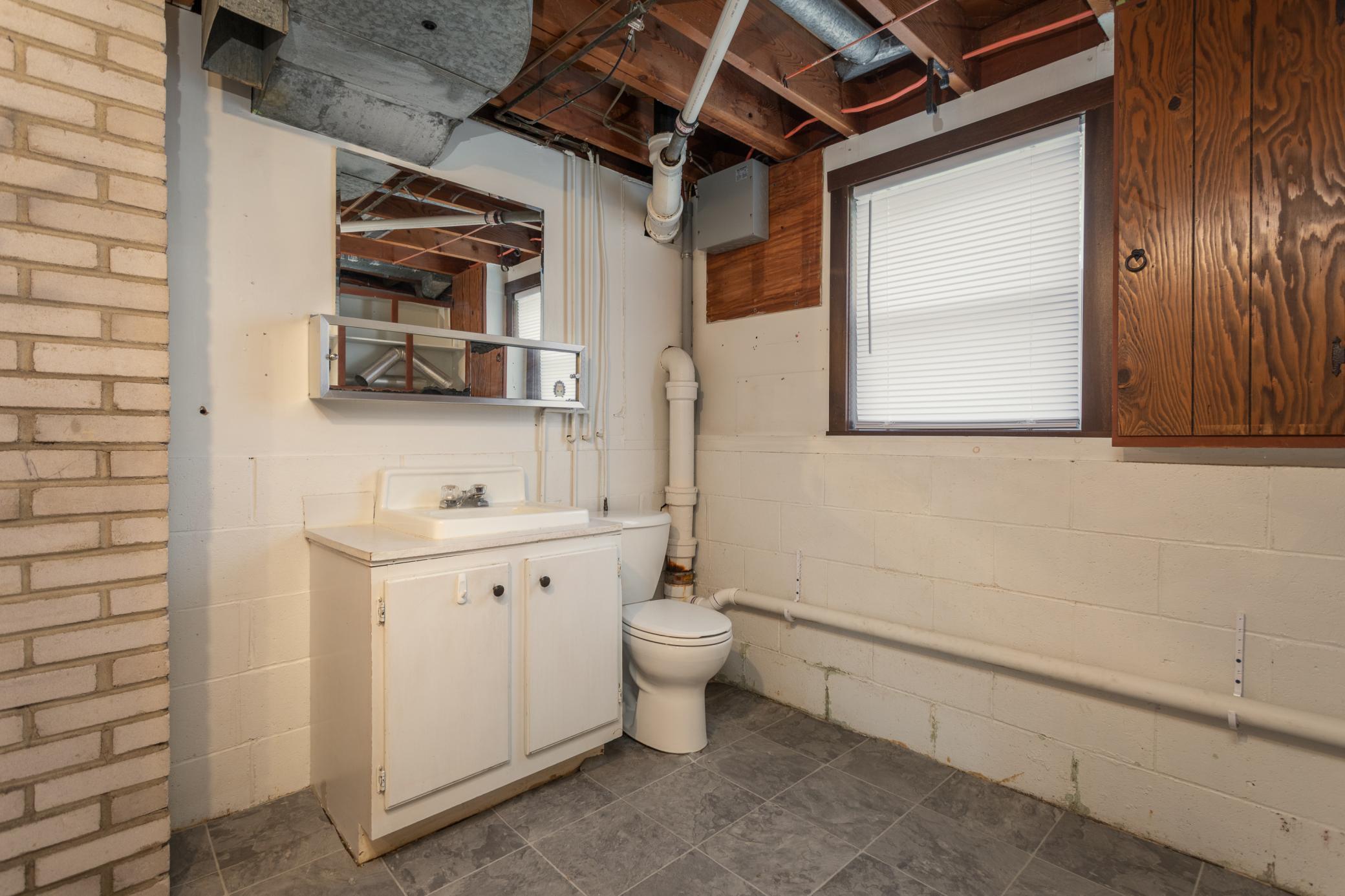1955 single family home for sale at 308 Fingal Drive in Alexandria, MN — 3 bed, 2 bath (photo 21 of 34)