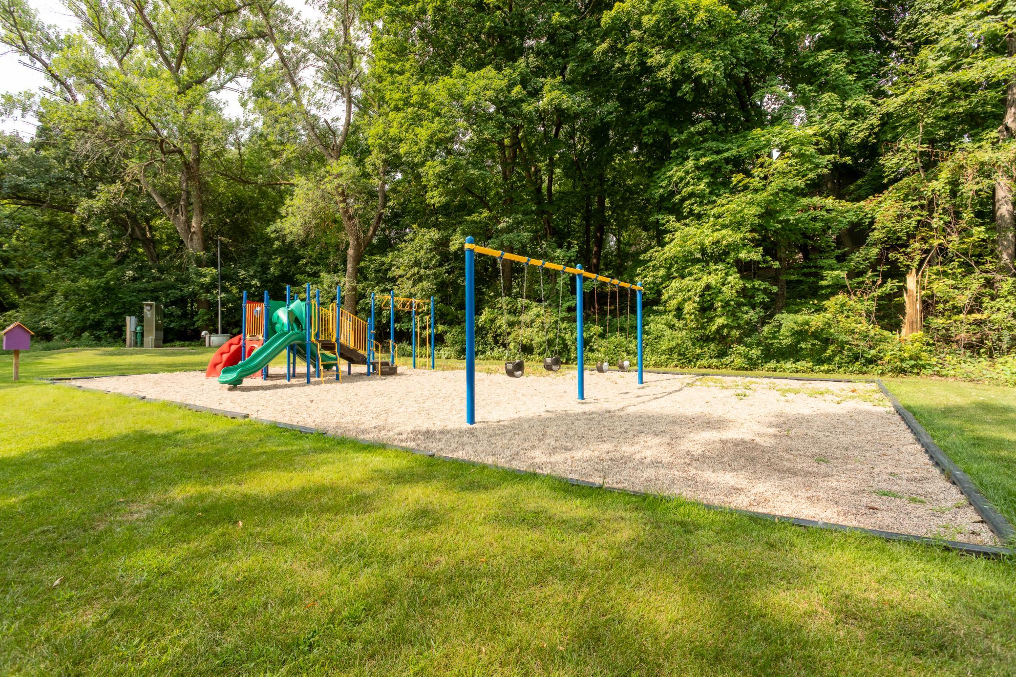 1955 single family home for sale at 308 Fingal Drive in Alexandria, MN — 3 bed, 2 bath (photo 33 of 34)