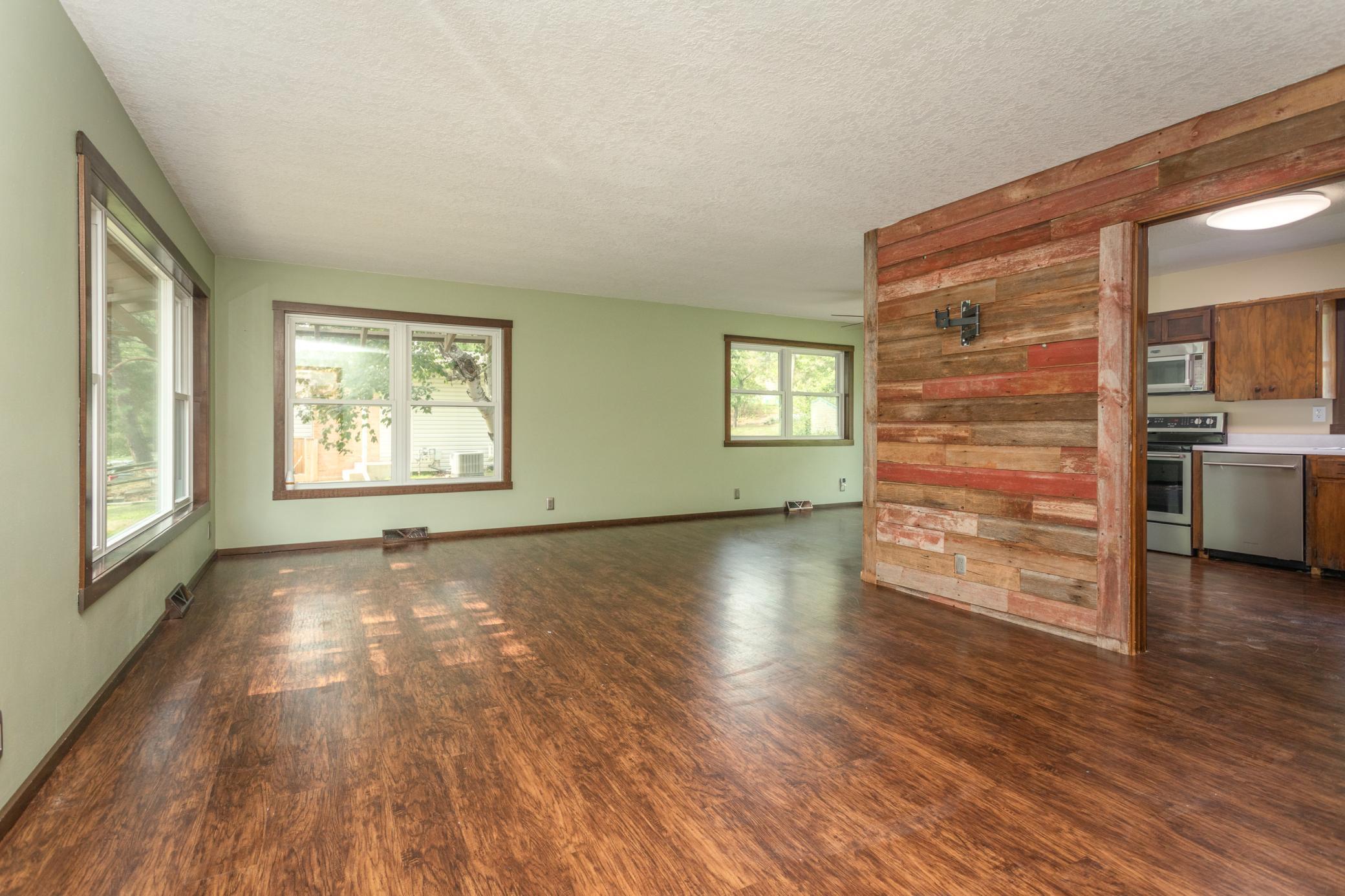 1955 single family home for sale at 308 Fingal Drive in Alexandria, MN — 3 bed, 2 bath (photo 8 of 34)