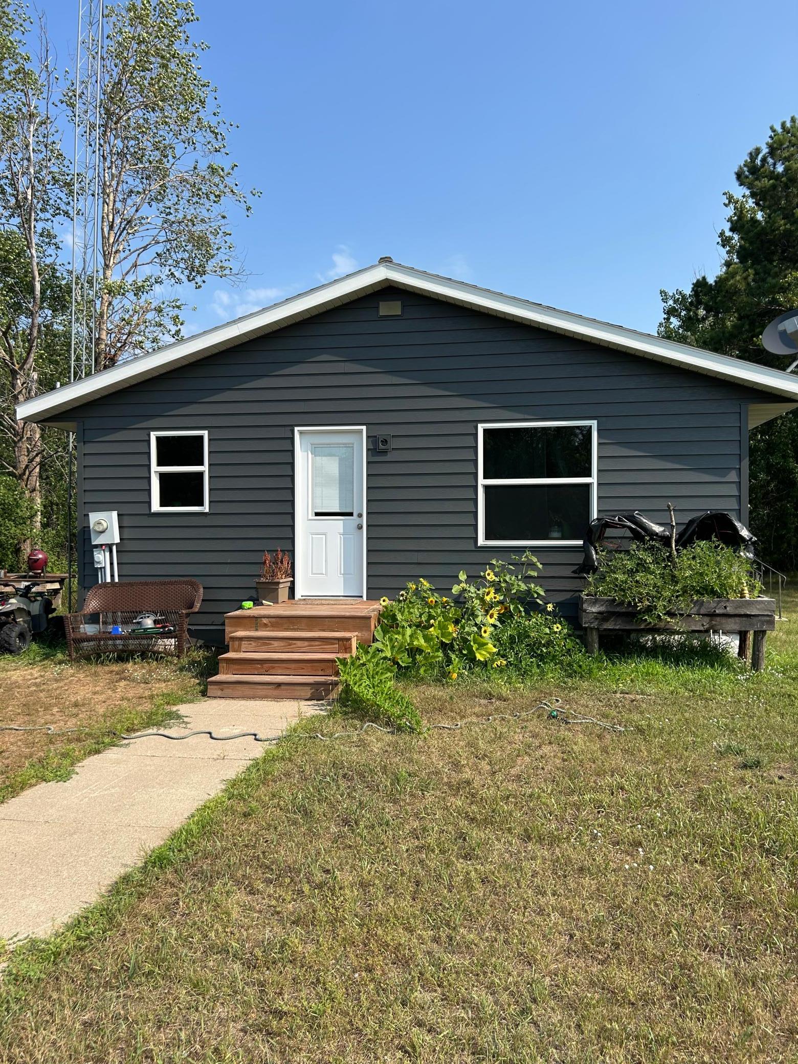 1974 single family home for sale at 417 Henrietta Avenue N in Park Rapids, MN — 2 bed, 1 bath (photo 3 of 34)