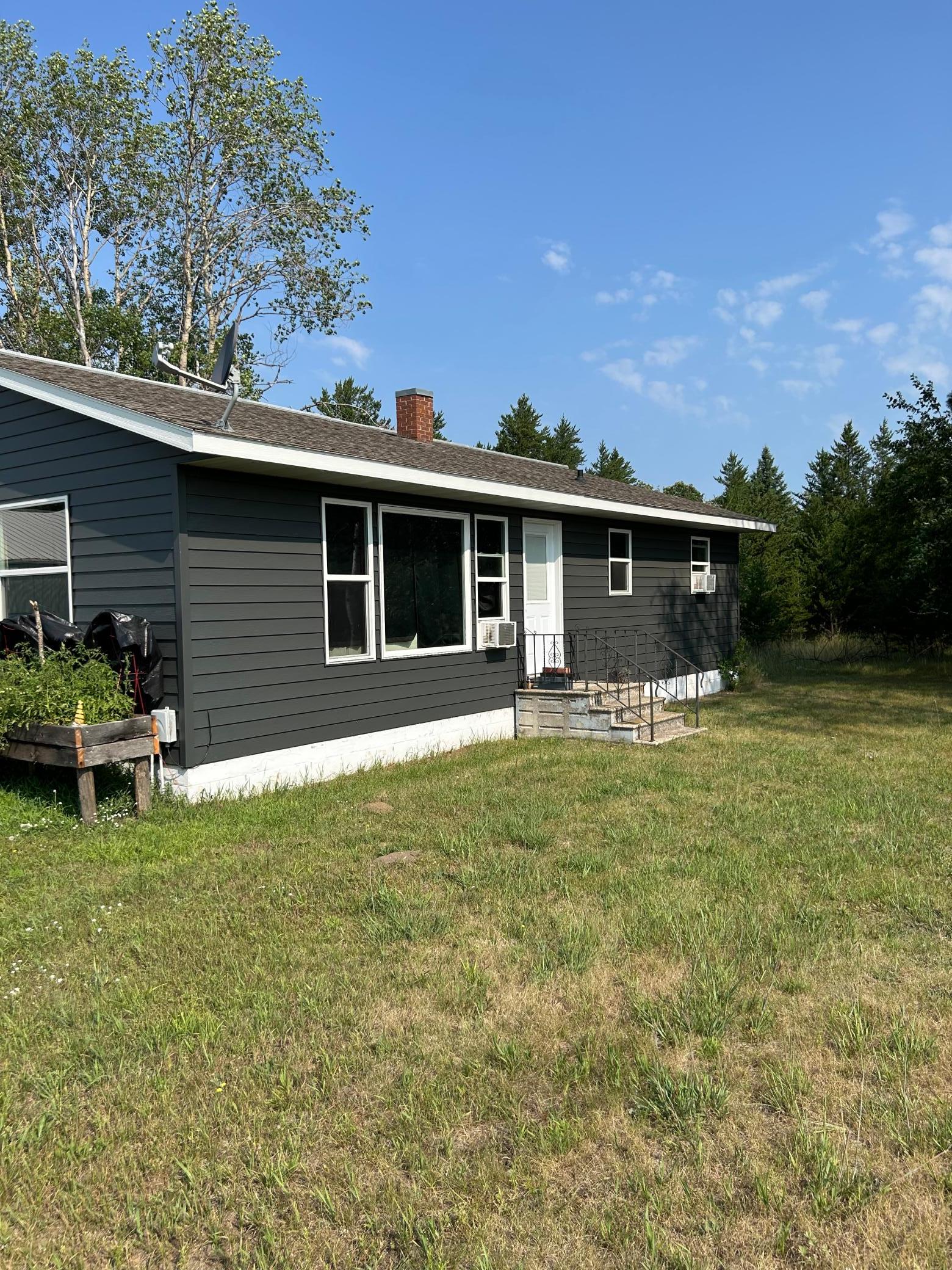 1974 single family home for sale at 417 Henrietta Avenue N in Park Rapids, MN — 2 bed, 1 bath (photo 4 of 34)