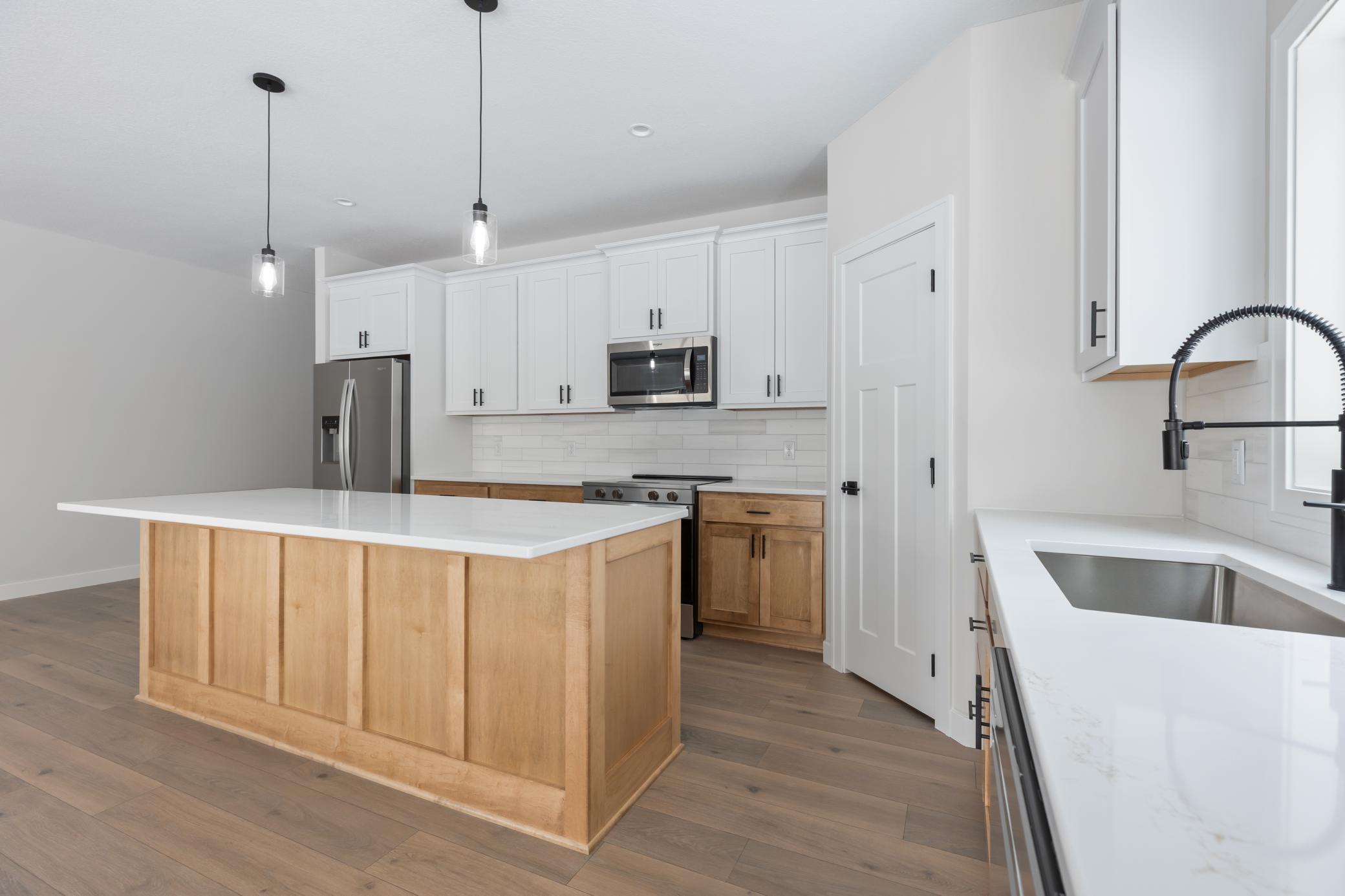 2026 single family home for sale at 30949 Gopher Lane in Breezy Point, MN — 3 bed, 2 bath (photo 7 of 35)