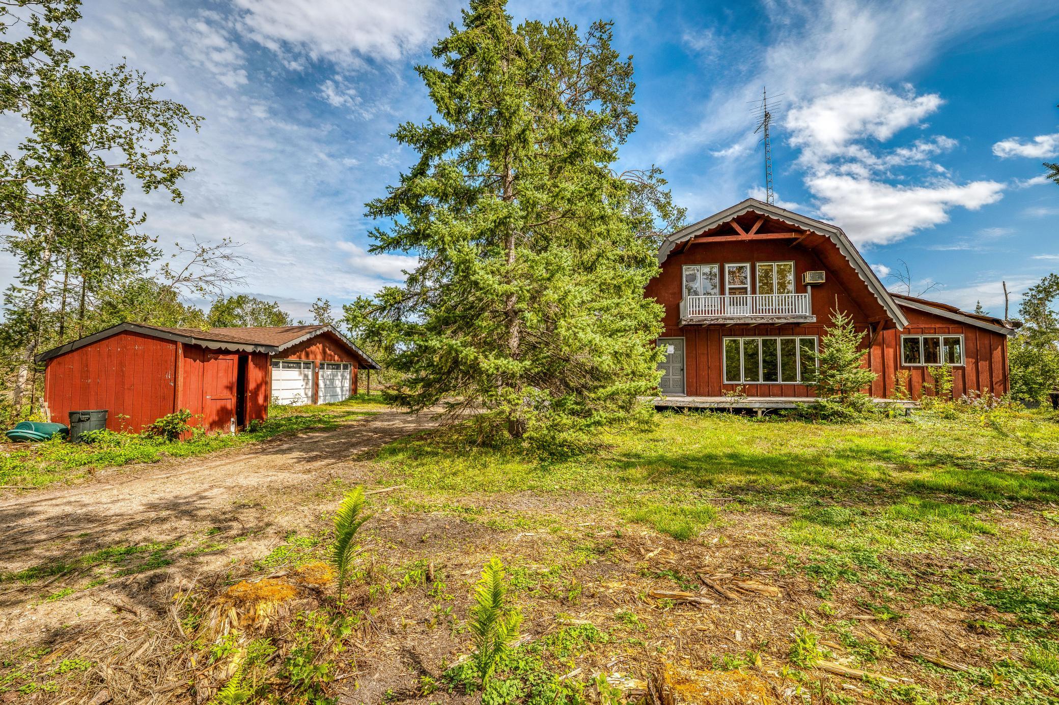 1973 single family home for sale at 806 Balsam Ridge Road NW in Bemidji, MN — 4 bed, 2 bath (photo 2 of 60)