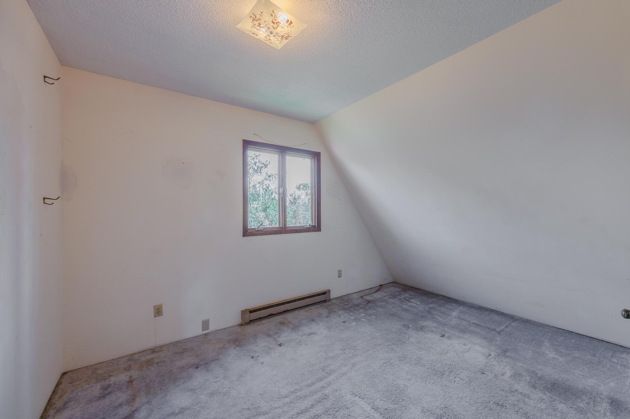 1973 single family home for sale at 806 Balsam Ridge Road NW in Bemidji, MN — 4 bed, 2 bath (photo 20 of 60)