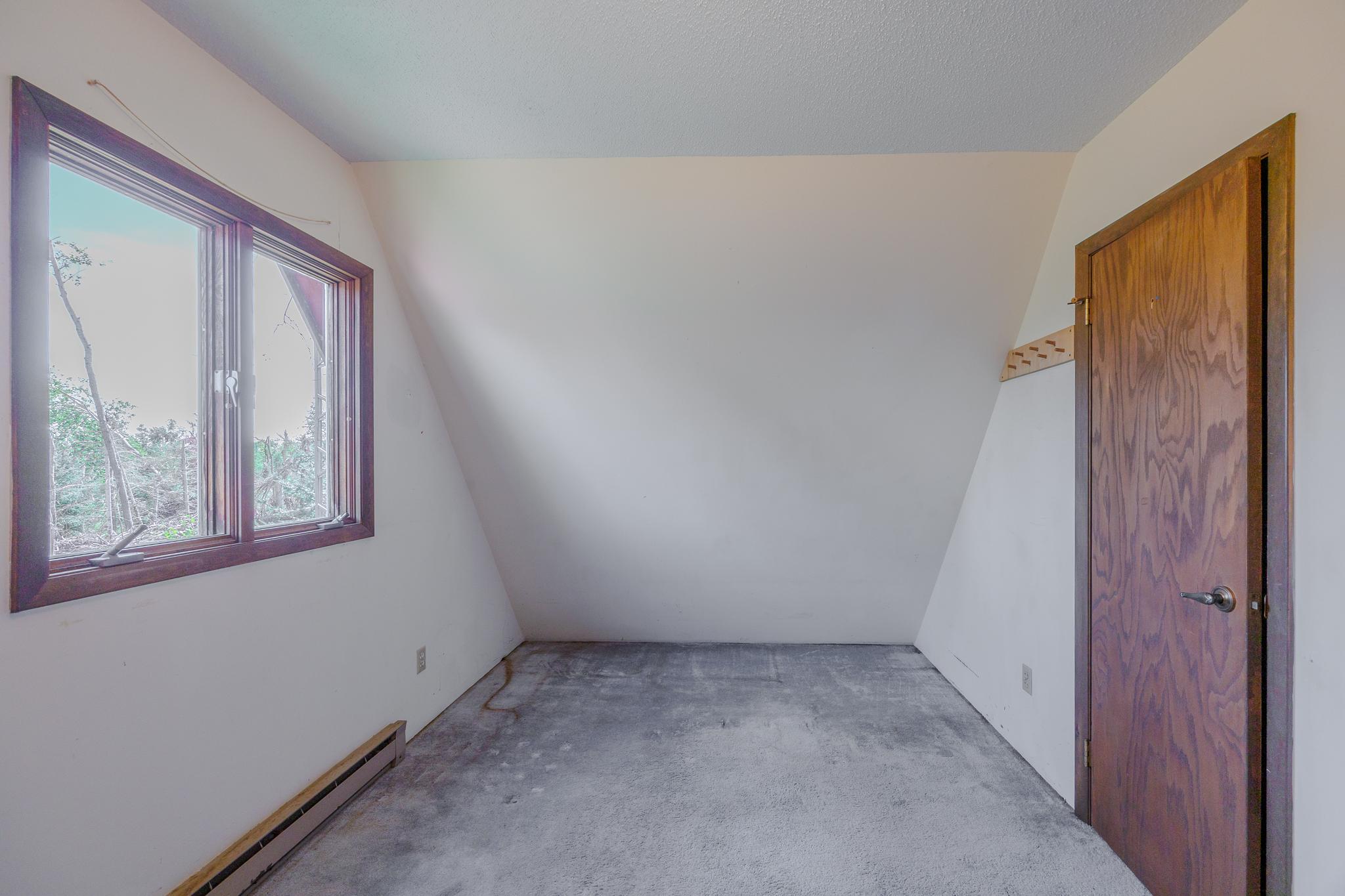 1973 single family home for sale at 806 Balsam Ridge Road NW in Bemidji, MN — 4 bed, 2 bath (photo 21 of 60)