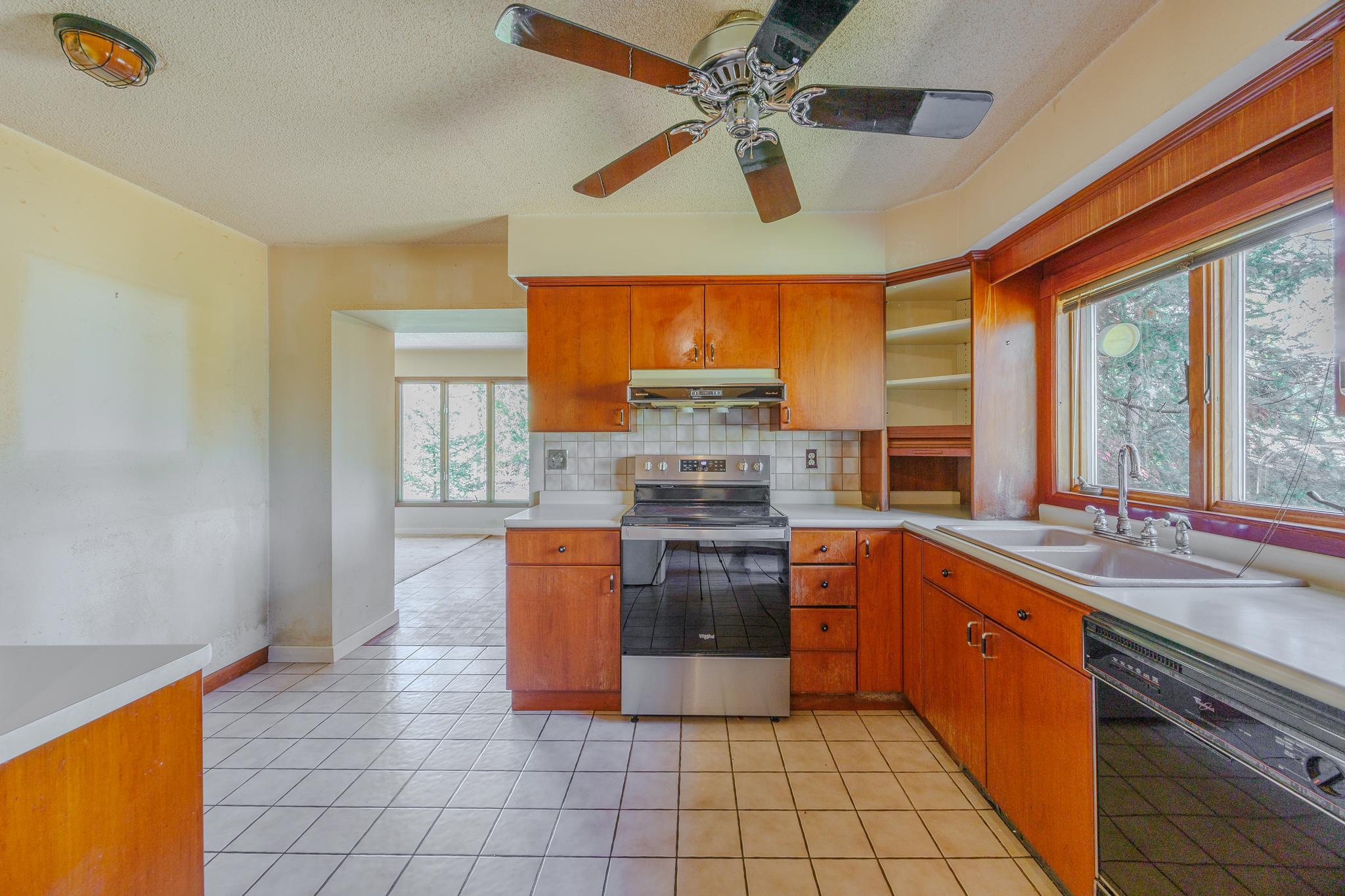 1973 single family home for sale at 806 Balsam Ridge Road NW in Bemidji, MN — 4 bed, 2 bath (photo 24 of 60)