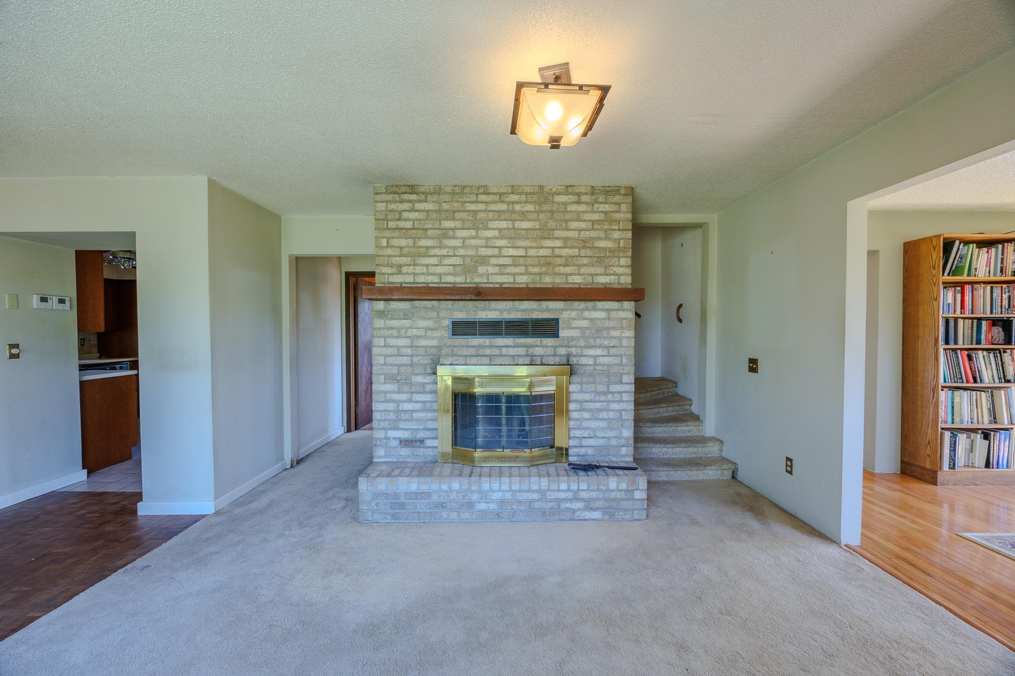 1973 single family home for sale at 806 Balsam Ridge Road NW in Bemidji, MN — 4 bed, 2 bath (photo 6 of 60)