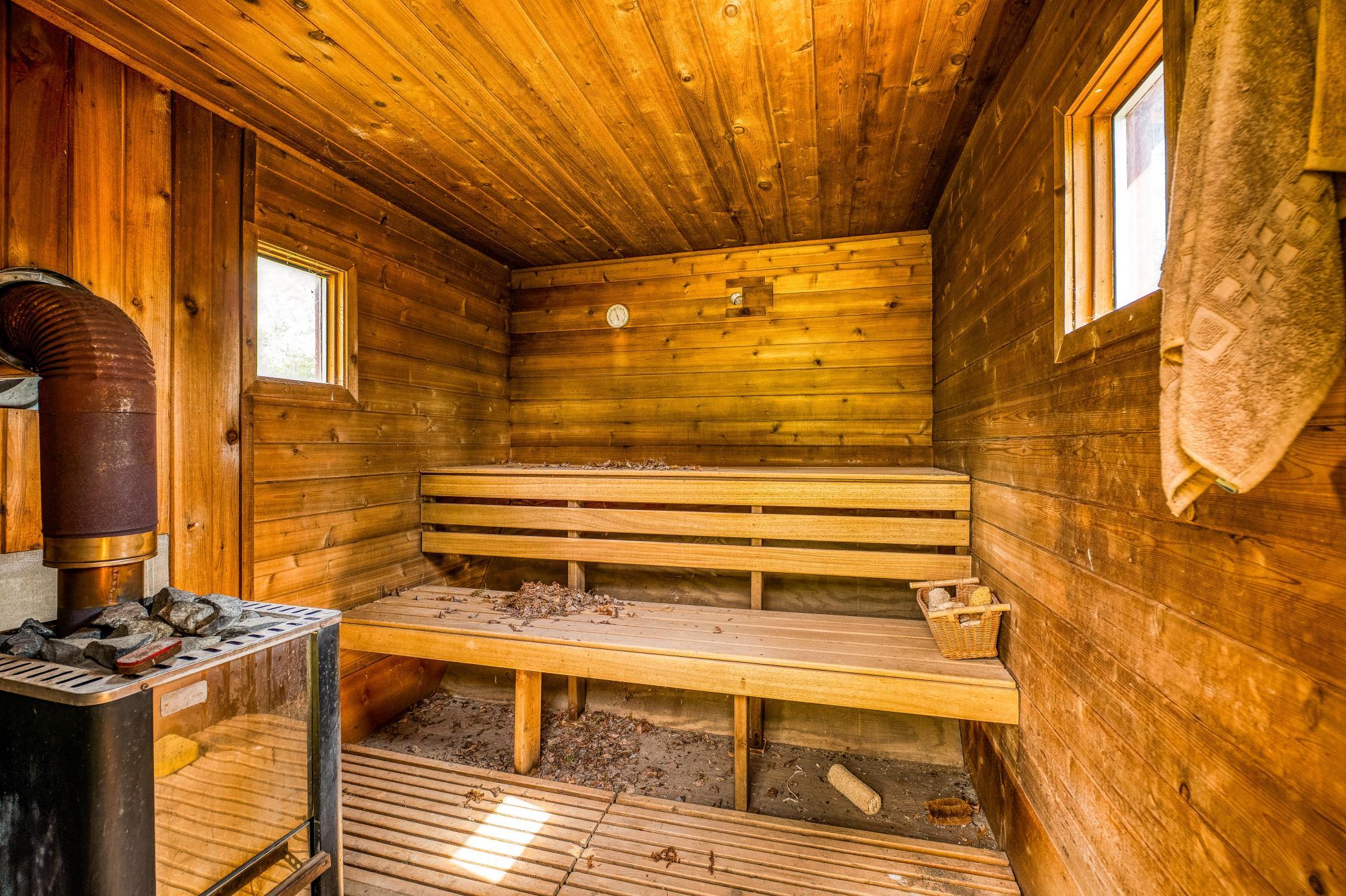 1973 single family home for sale at 806 Balsam Ridge Road NW in Bemidji, MN — 4 bed, 2 bath (photo 54 of 60)