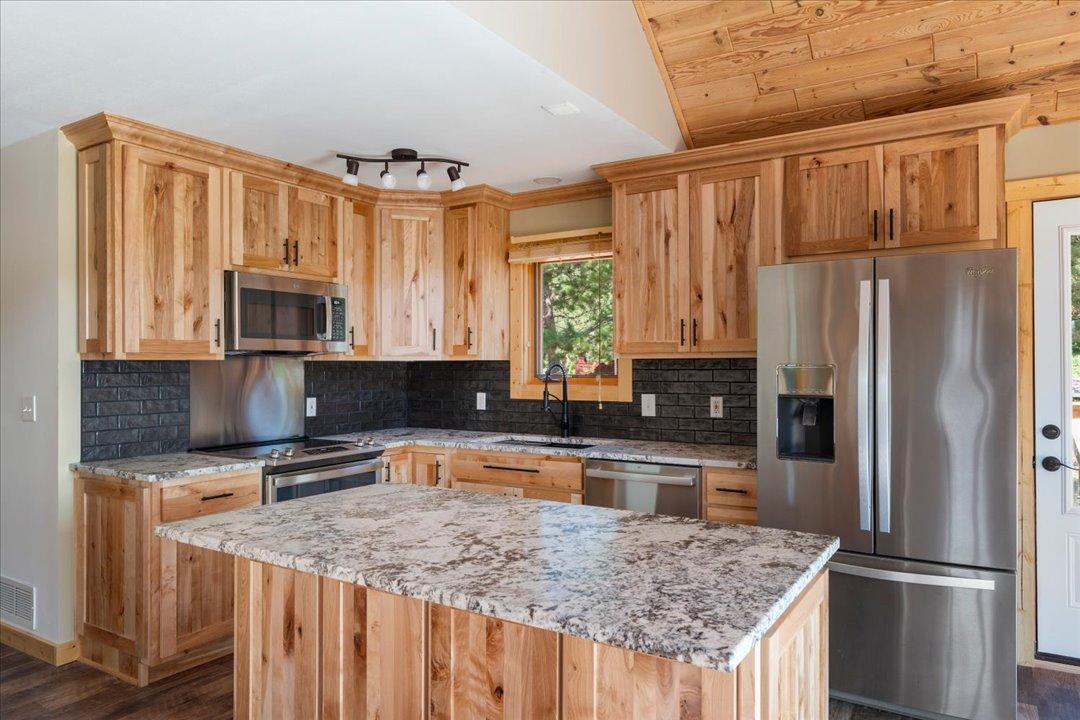 2001 single family home for sale at 21264 Fair Oaks Drive in Nevis, MN — 2 bed, 2 bath (photo 11 of 60)