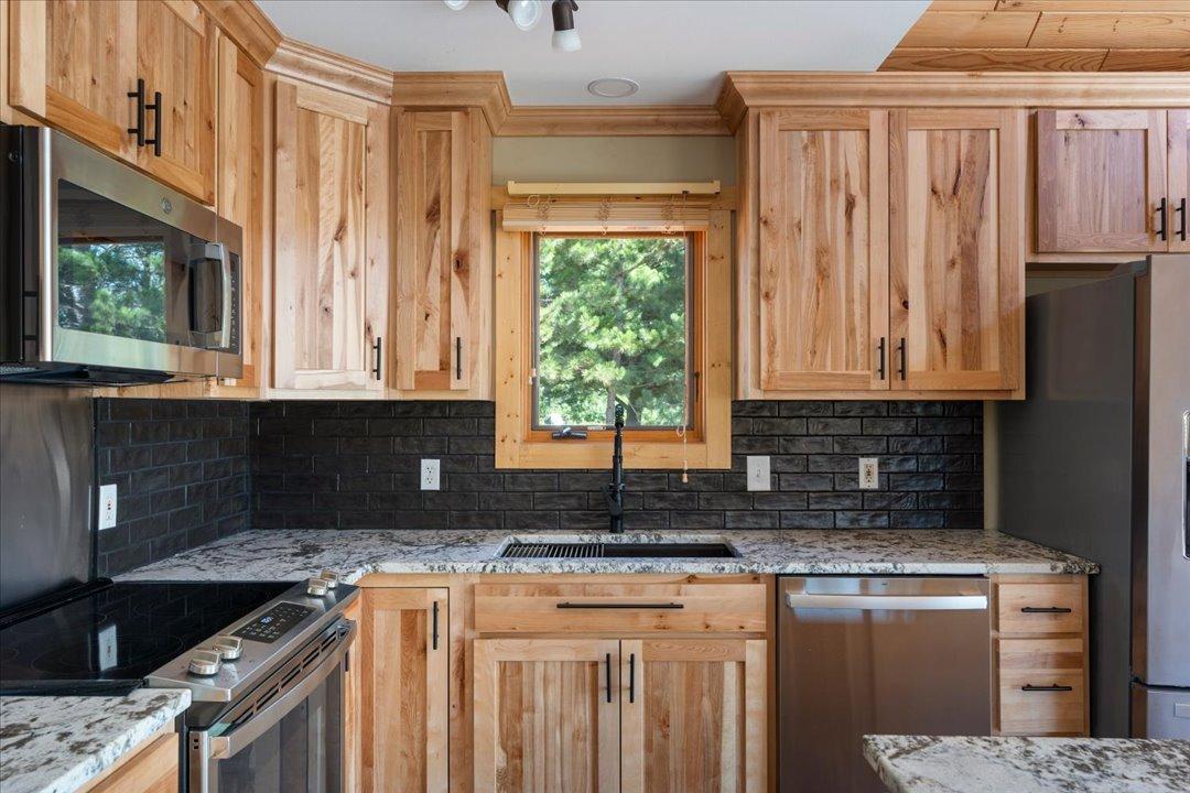 2001 single family home for sale at 21264 Fair Oaks Drive in Nevis, MN — 2 bed, 2 bath (photo 12 of 60)