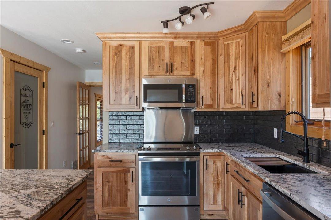 2001 single family home for sale at 21264 Fair Oaks Drive in Nevis, MN — 2 bed, 2 bath (photo 13 of 60)