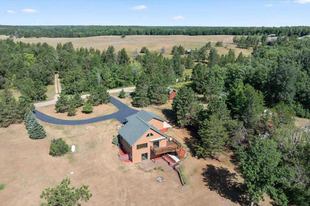 2001 single family home for sale at 21264 Fair Oaks Drive in Nevis, MN — 2 bed, 2 bath (photo 3 of 60)