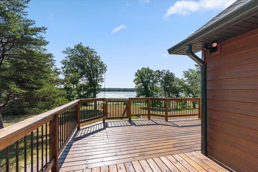 2001 single family home for sale at 21264 Fair Oaks Drive in Nevis, MN — 2 bed, 2 bath (photo 5 of 60)