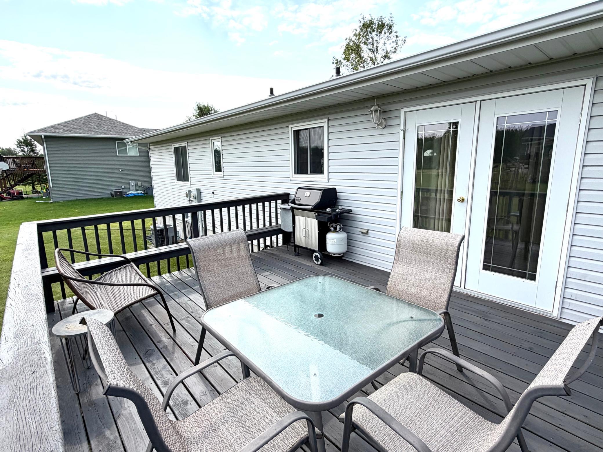 1999 single family home for sale at 407 Oak Crest Boulevard in Roseau, MN — 5 bed, 3 bath (photo 17 of 17)