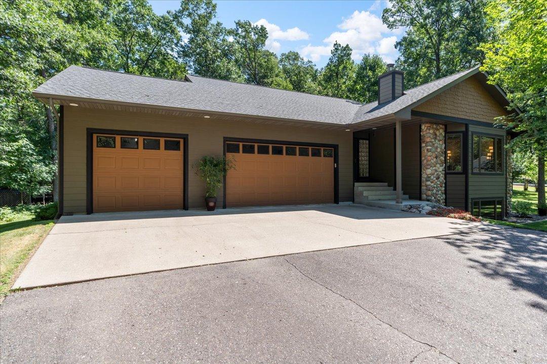 2003 single family home for sale at 11808 Maplewood Drive SW in East Gull Lake, MN — 3 bed, 3 bath (photo 2 of 57)