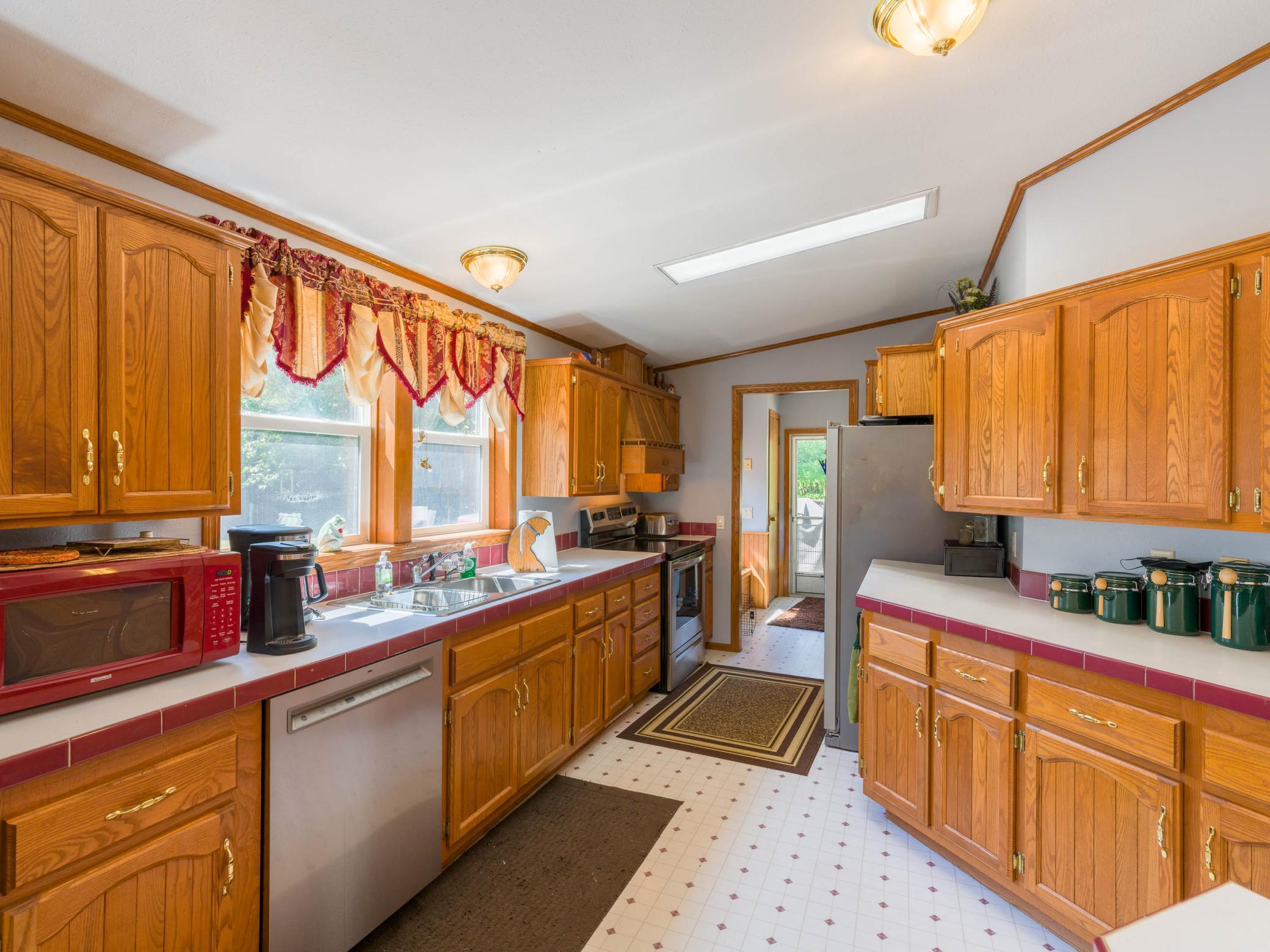 2000 single family home for sale at 24256 State Highway 18 in Deerwood, MN — 3 bed, 2 bath (photo 7 of 47)