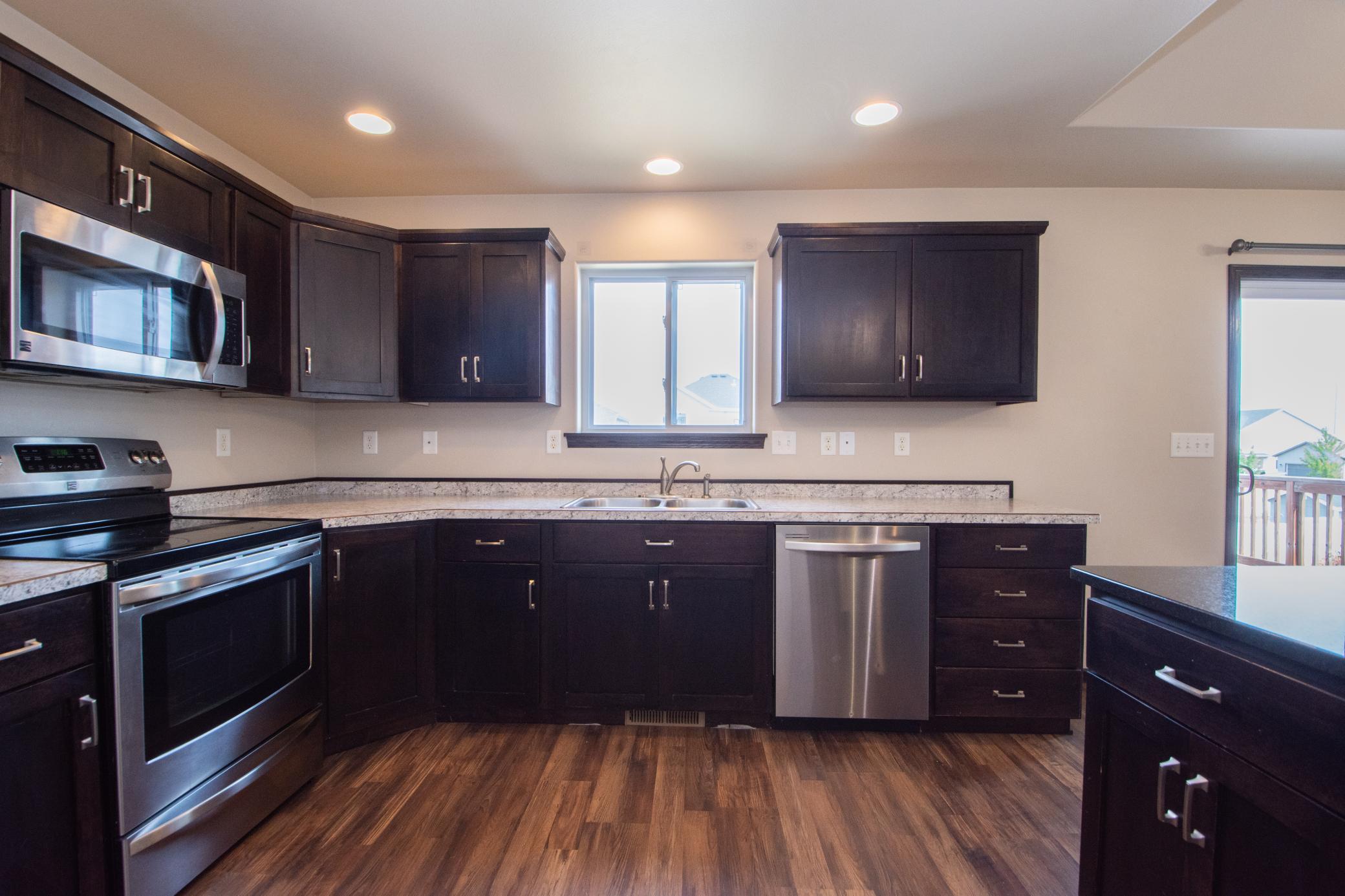 2016 single family home for sale at 5837 58th Avenue S in Fargo, ND — 3 bed, 2 bath (photo 15 of 44)