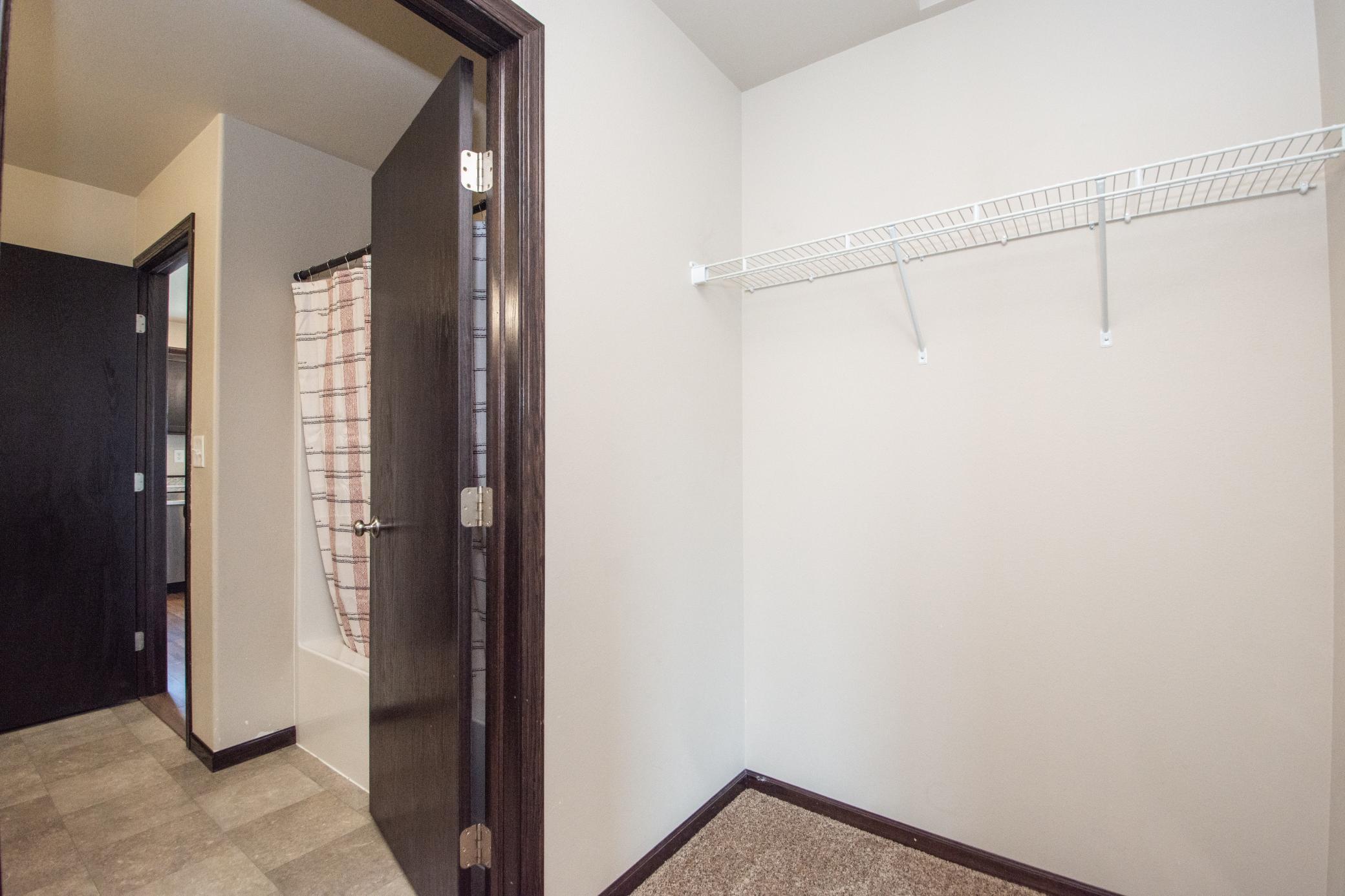 2016 single family home for sale at 5837 58th Avenue S in Fargo, ND — 3 bed, 2 bath (photo 21 of 44)