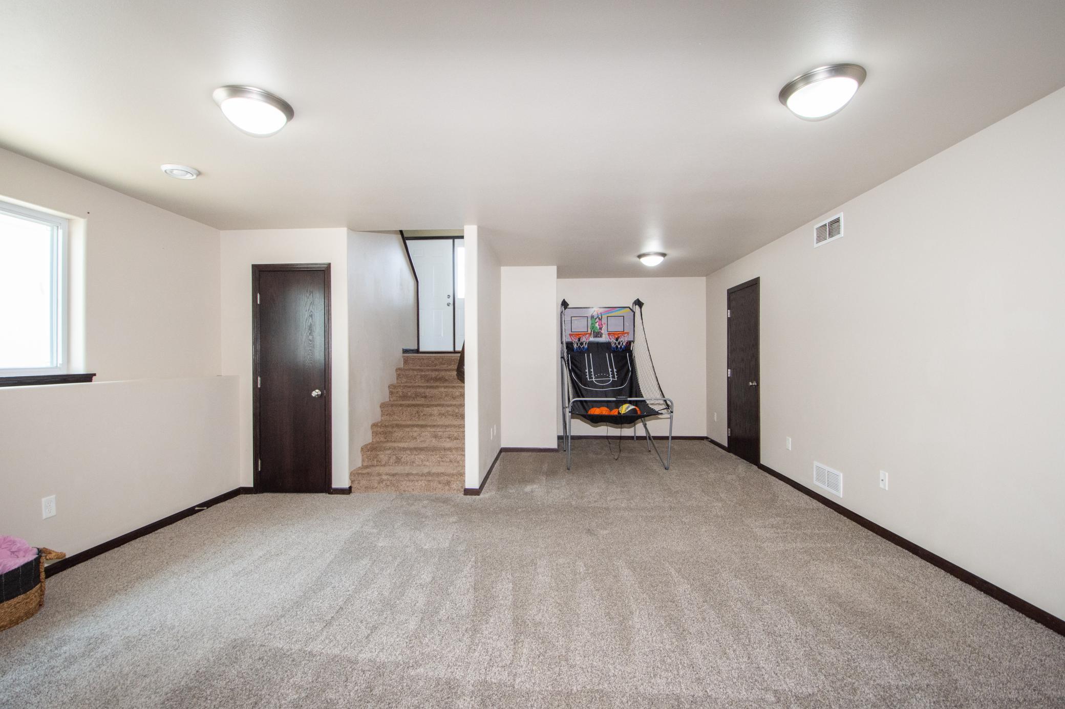 2016 single family home for sale at 5837 58th Avenue S in Fargo, ND — 3 bed, 2 bath (photo 27 of 44)