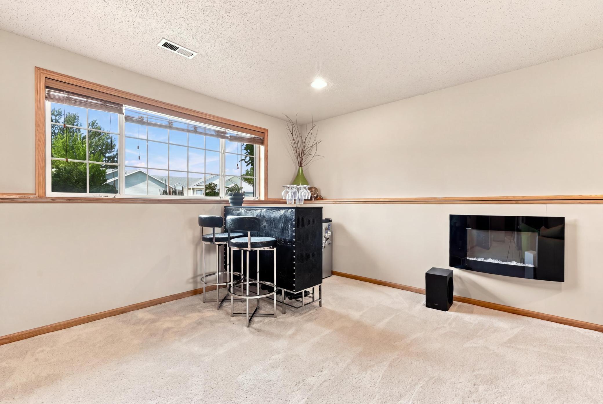 2006 single family home for sale at 852 16th Avenue Court W in West Fargo, ND — 4 bed, 3 bath (photo 19 of 32)