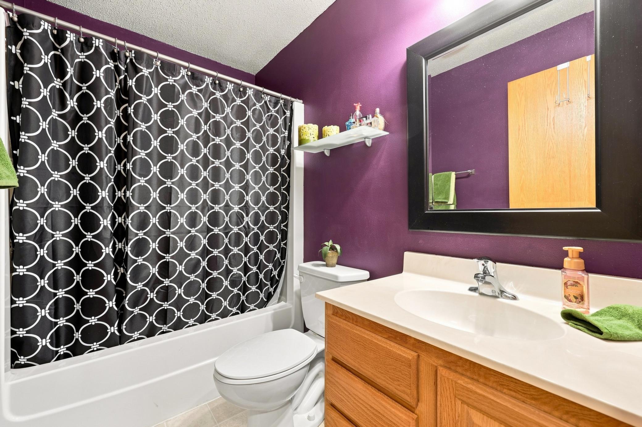 2006 single family home for sale at 852 16th Avenue Court W in West Fargo, ND — 4 bed, 3 bath (photo 21 of 32)