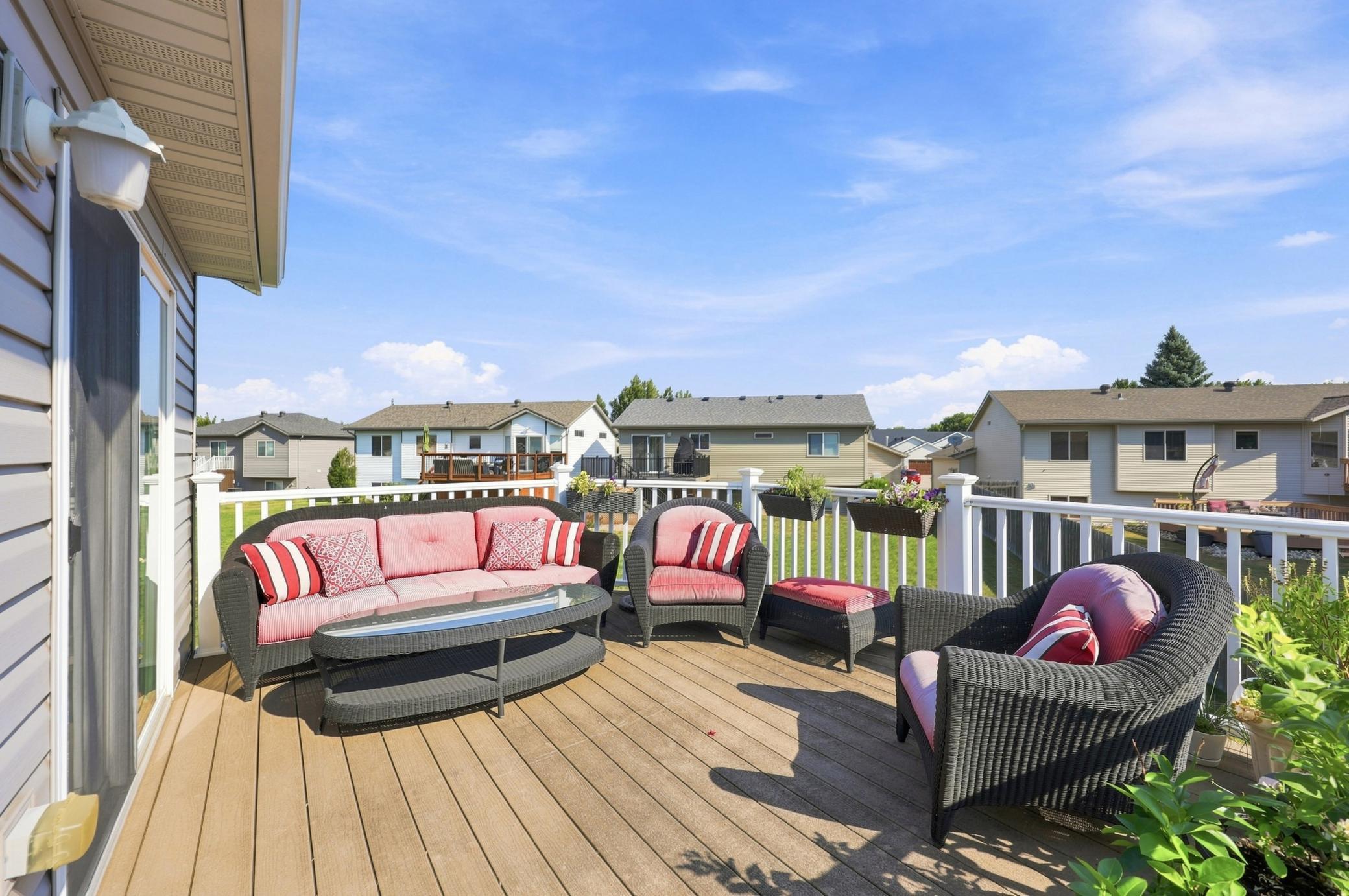 2006 single family home for sale at 852 16th Avenue Court W in West Fargo, ND — 4 bed, 3 bath (photo 25 of 32)