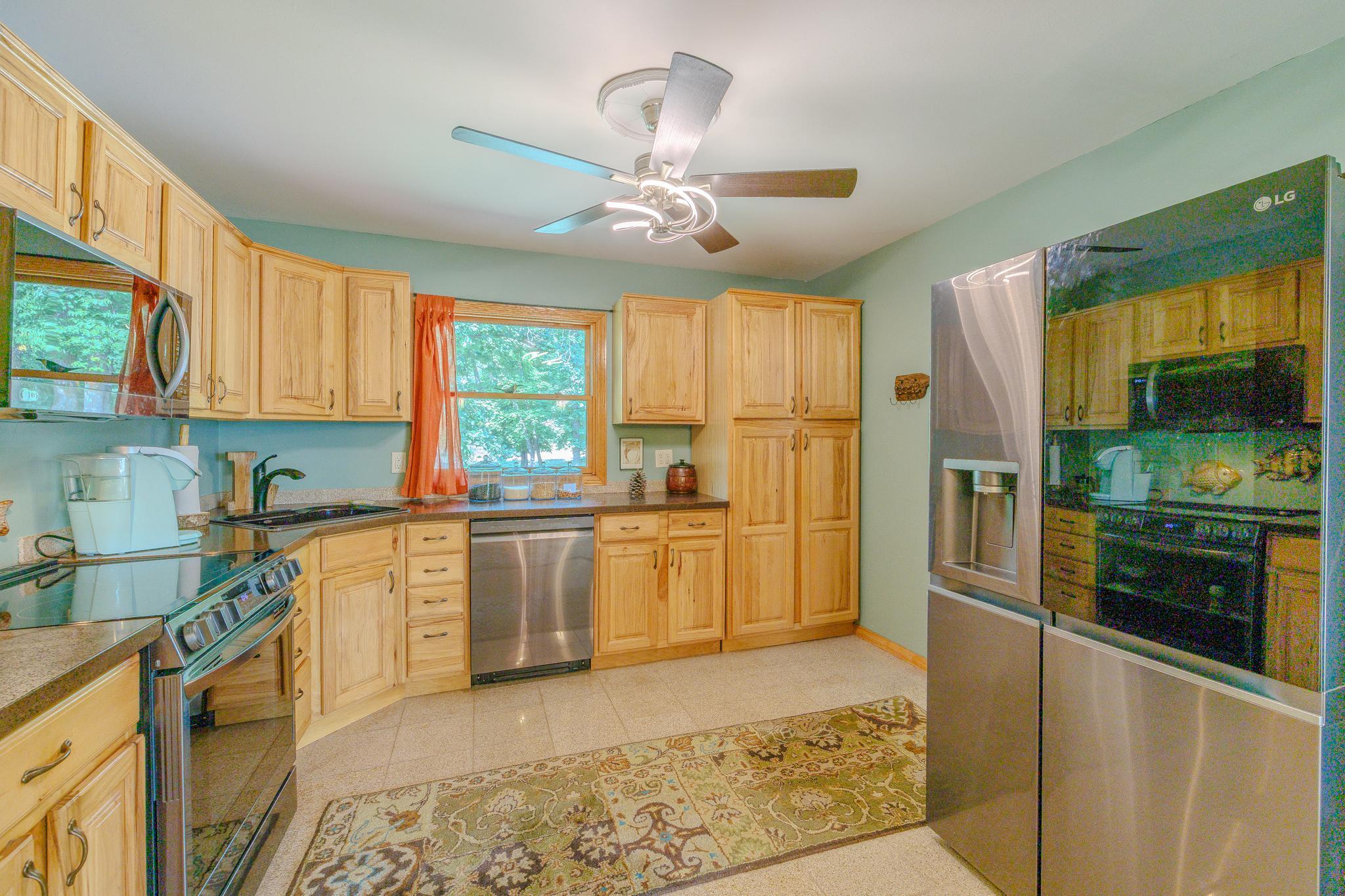 1972 single family home for sale at 1944 Island View Drive NE in Bemidji, MN — 4 bed, 2 bath (photo 14 of 88)