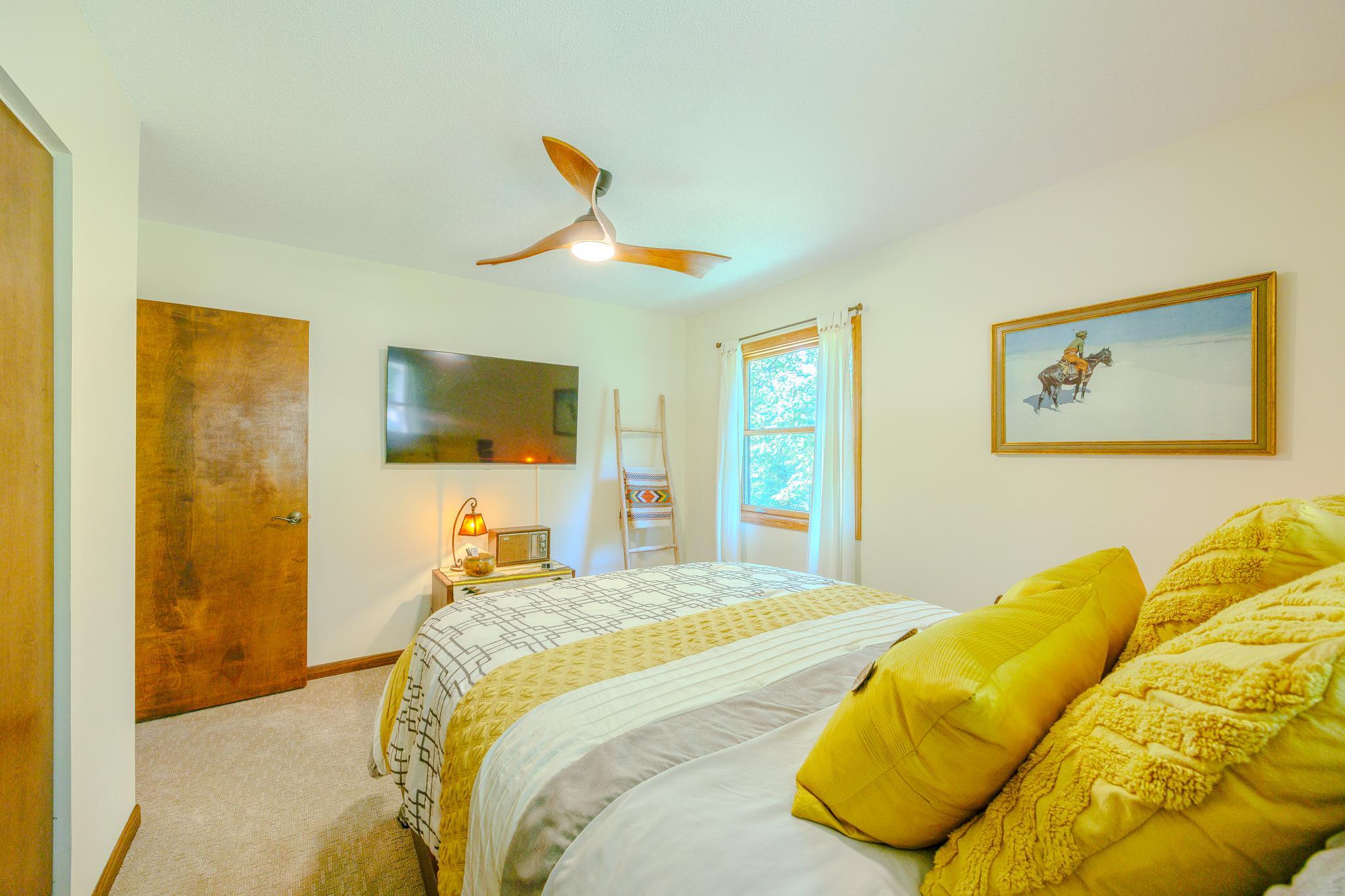 1972 single family home for sale at 1944 Island View Drive NE in Bemidji, MN — 4 bed, 2 bath (photo 18 of 88)