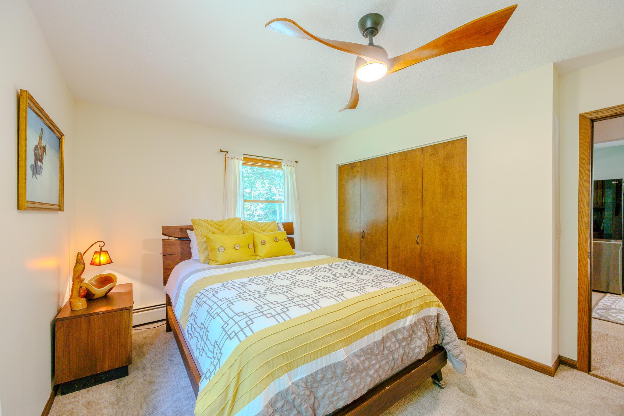 1972 single family home for sale at 1944 Island View Drive NE in Bemidji, MN — 4 bed, 2 bath (photo 19 of 88)