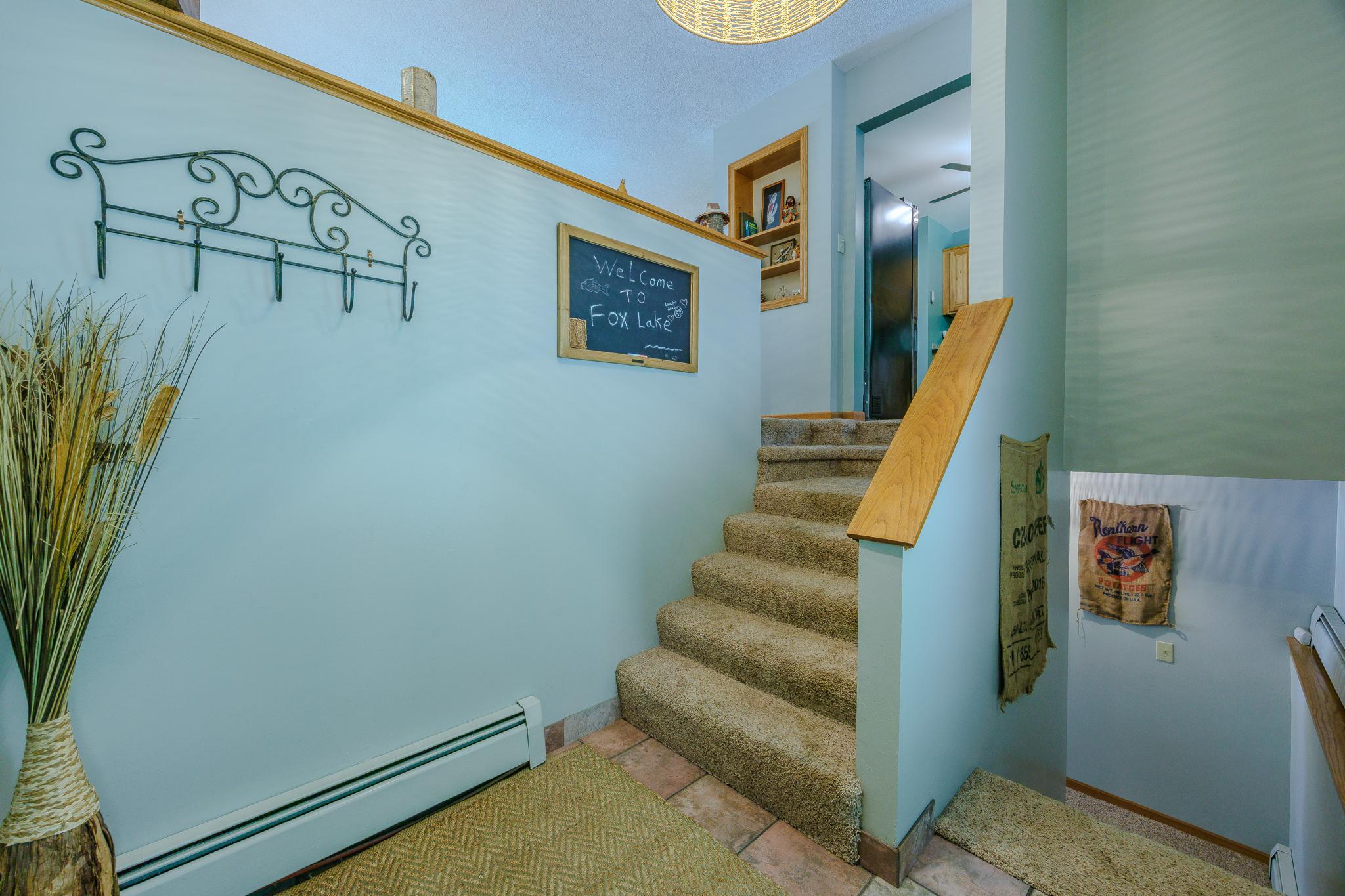 1972 single family home for sale at 1944 Island View Drive NE in Bemidji, MN — 4 bed, 2 bath (photo 4 of 88)