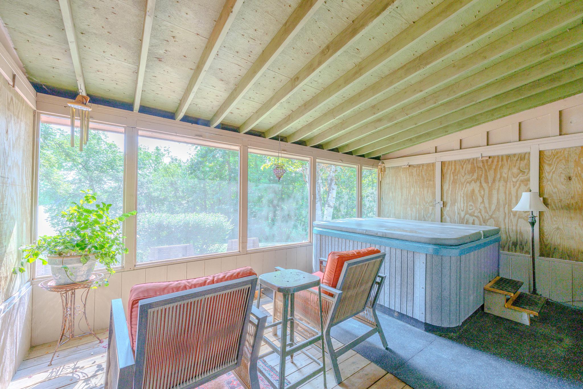 1972 single family home for sale at 1944 Island View Drive NE in Bemidji, MN — 4 bed, 2 bath (photo 36 of 88)