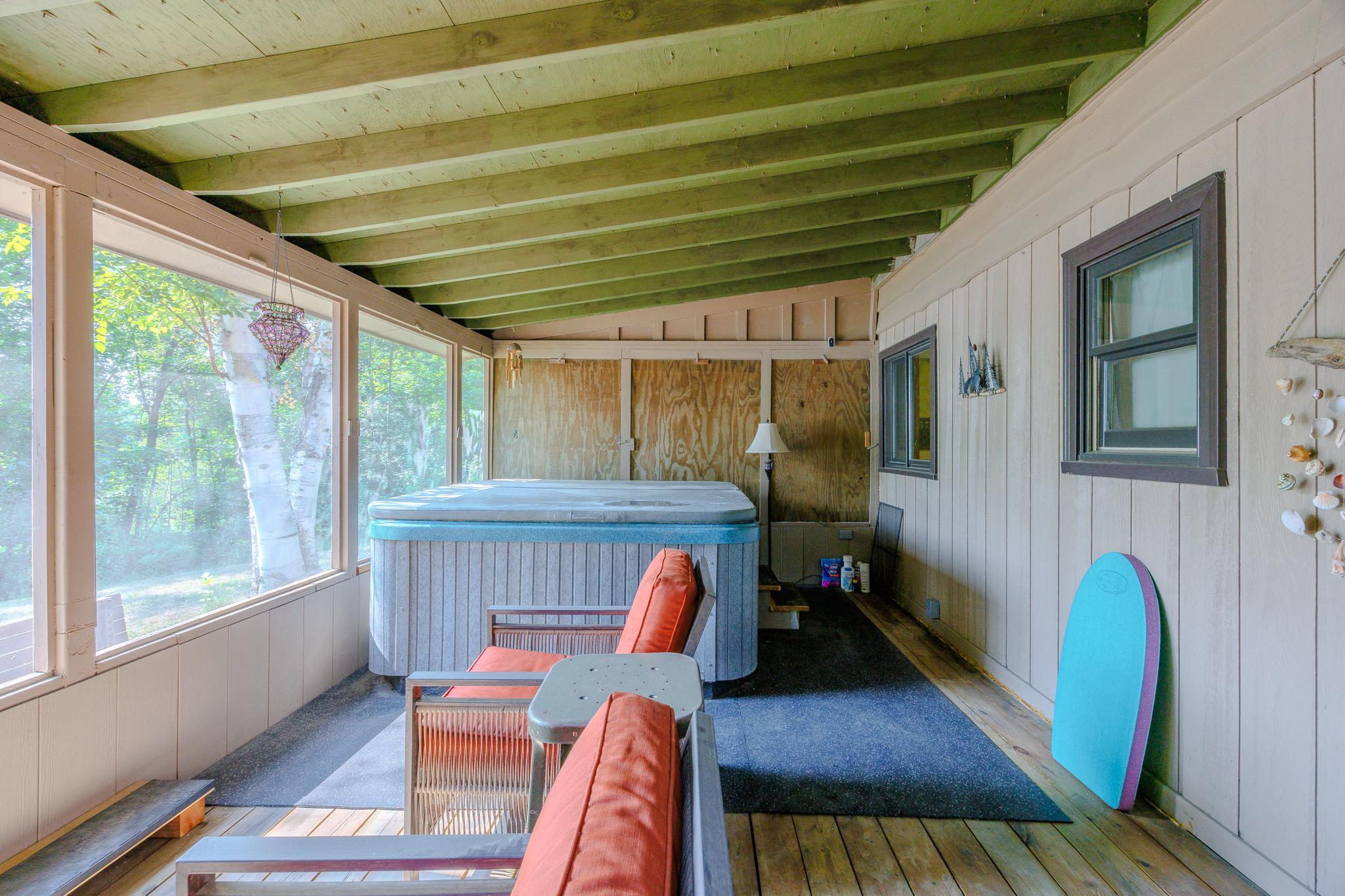 1972 single family home for sale at 1944 Island View Drive NE in Bemidji, MN — 4 bed, 2 bath (photo 37 of 88)
