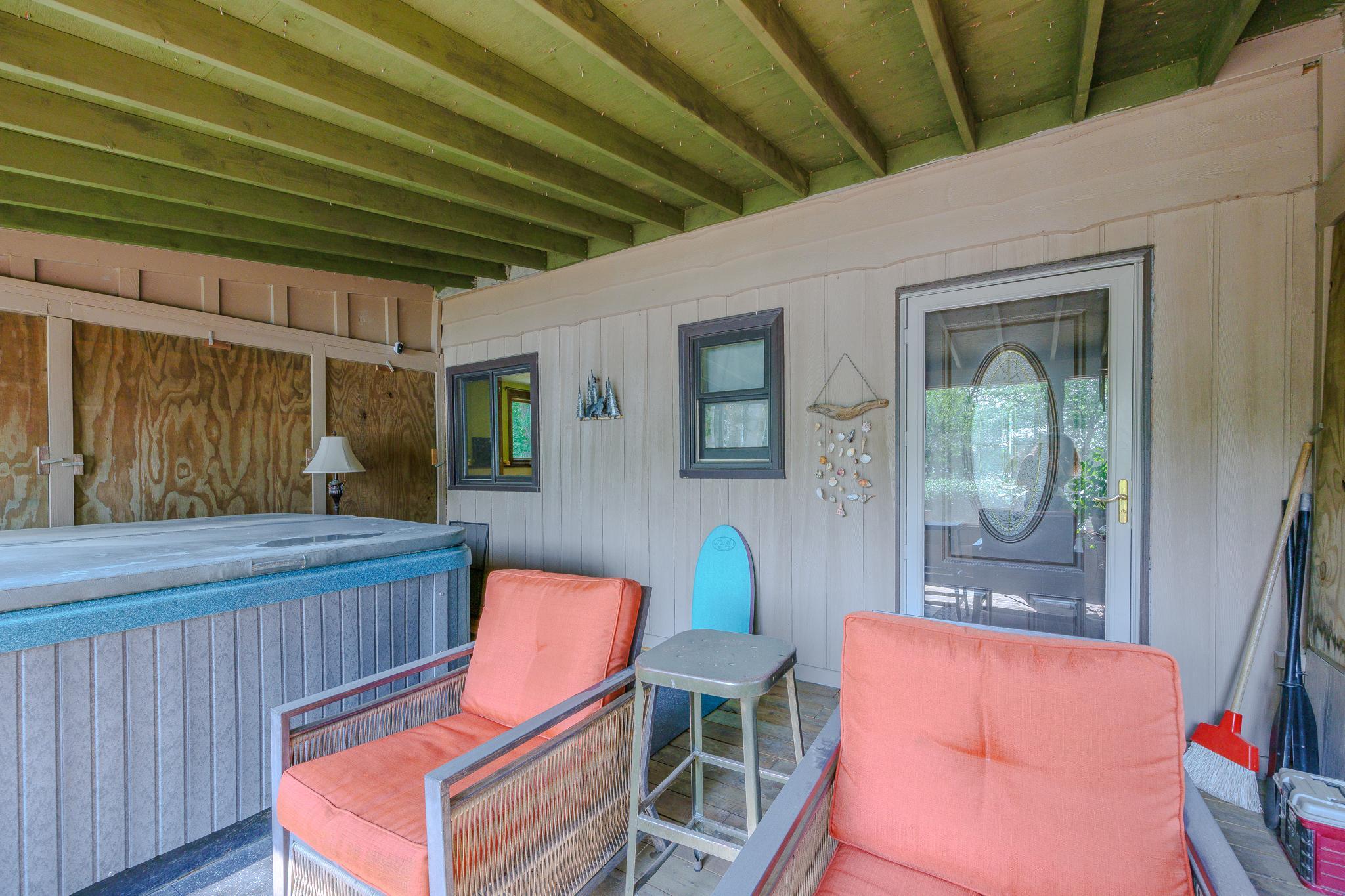 1972 single family home for sale at 1944 Island View Drive NE in Bemidji, MN — 4 bed, 2 bath (photo 38 of 88)
