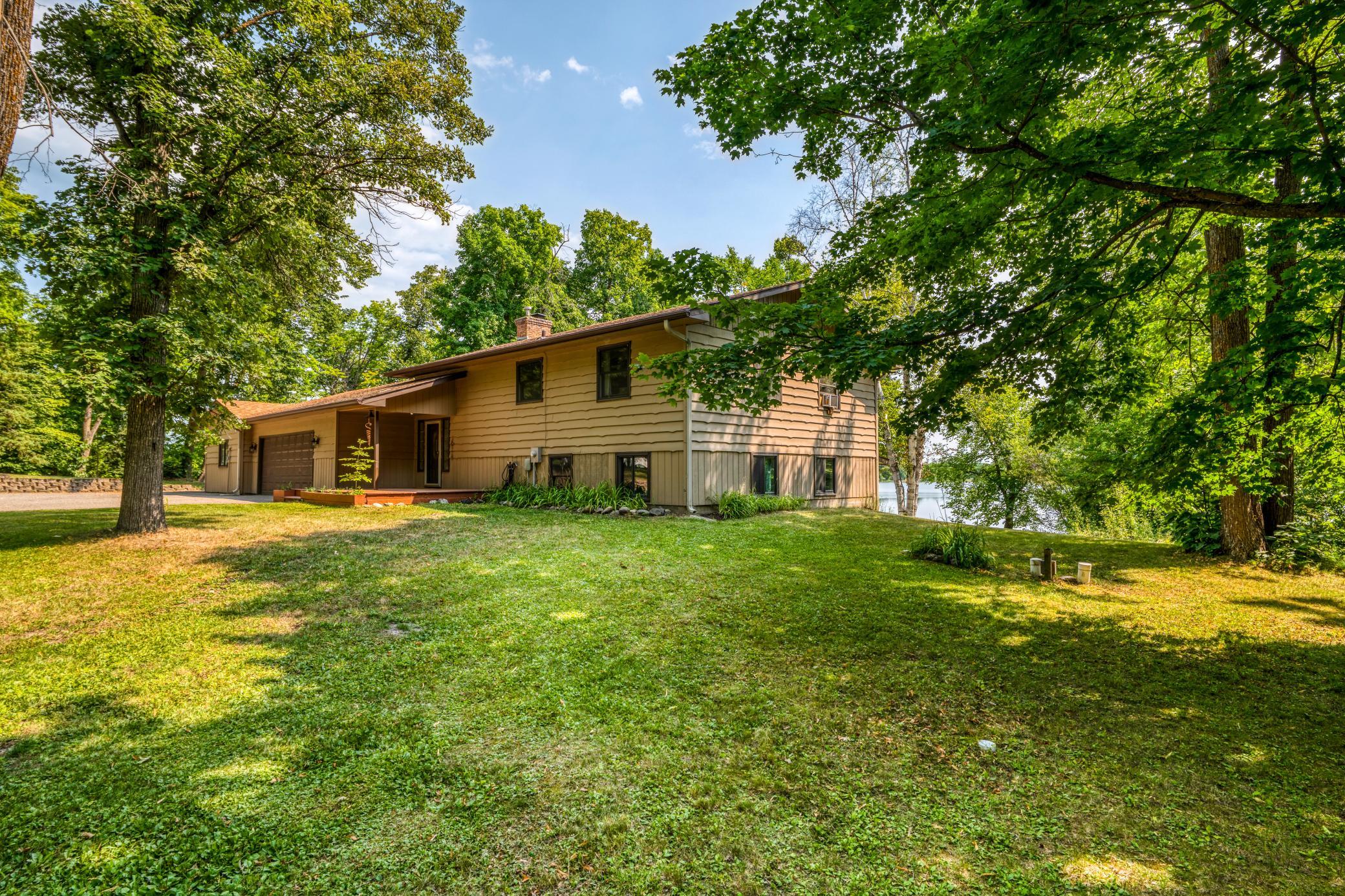 1972 single family home for sale at 1944 Island View Drive NE in Bemidji, MN — 4 bed, 2 bath (photo 45 of 88)